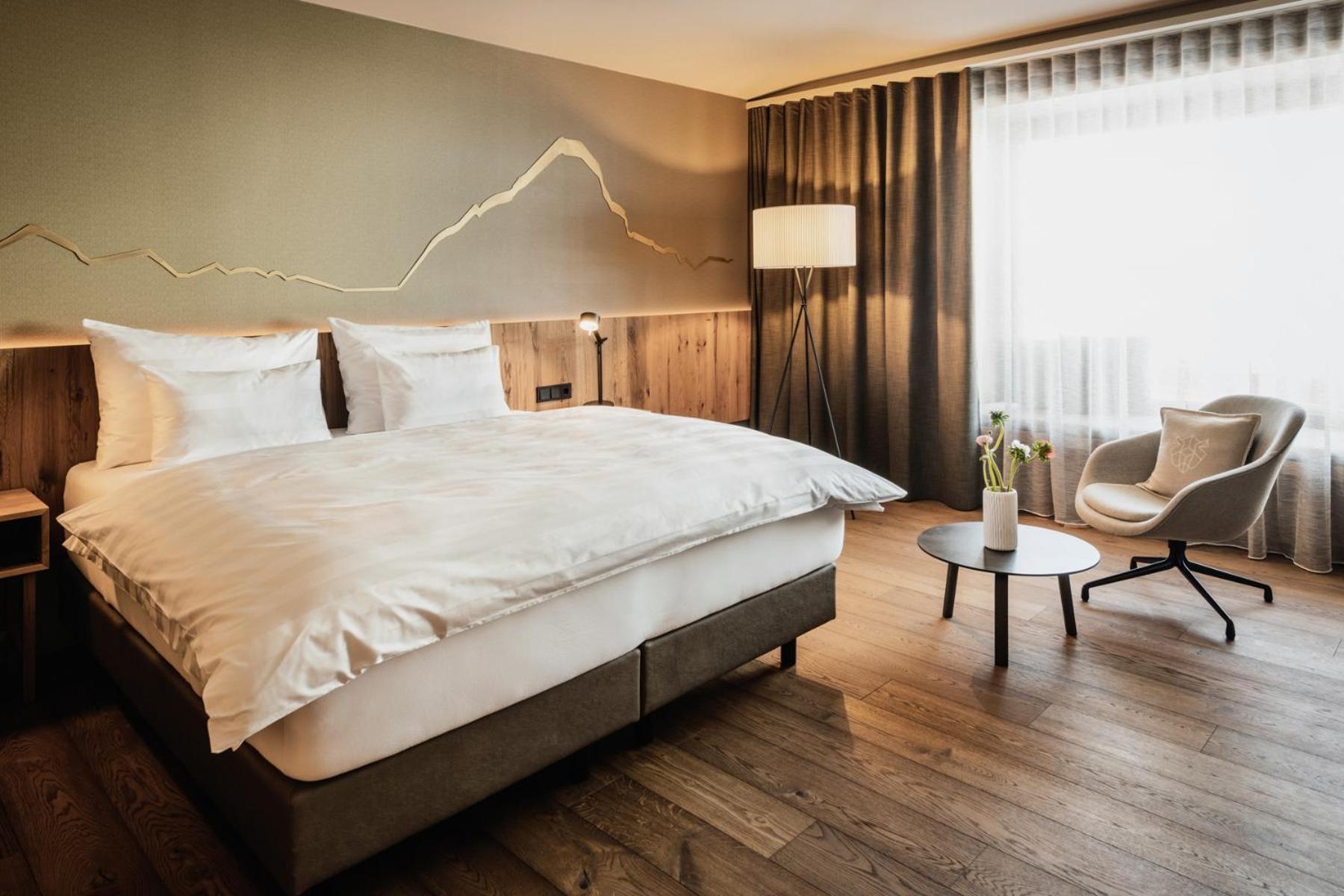 Deluxe Double Room with Mountain View