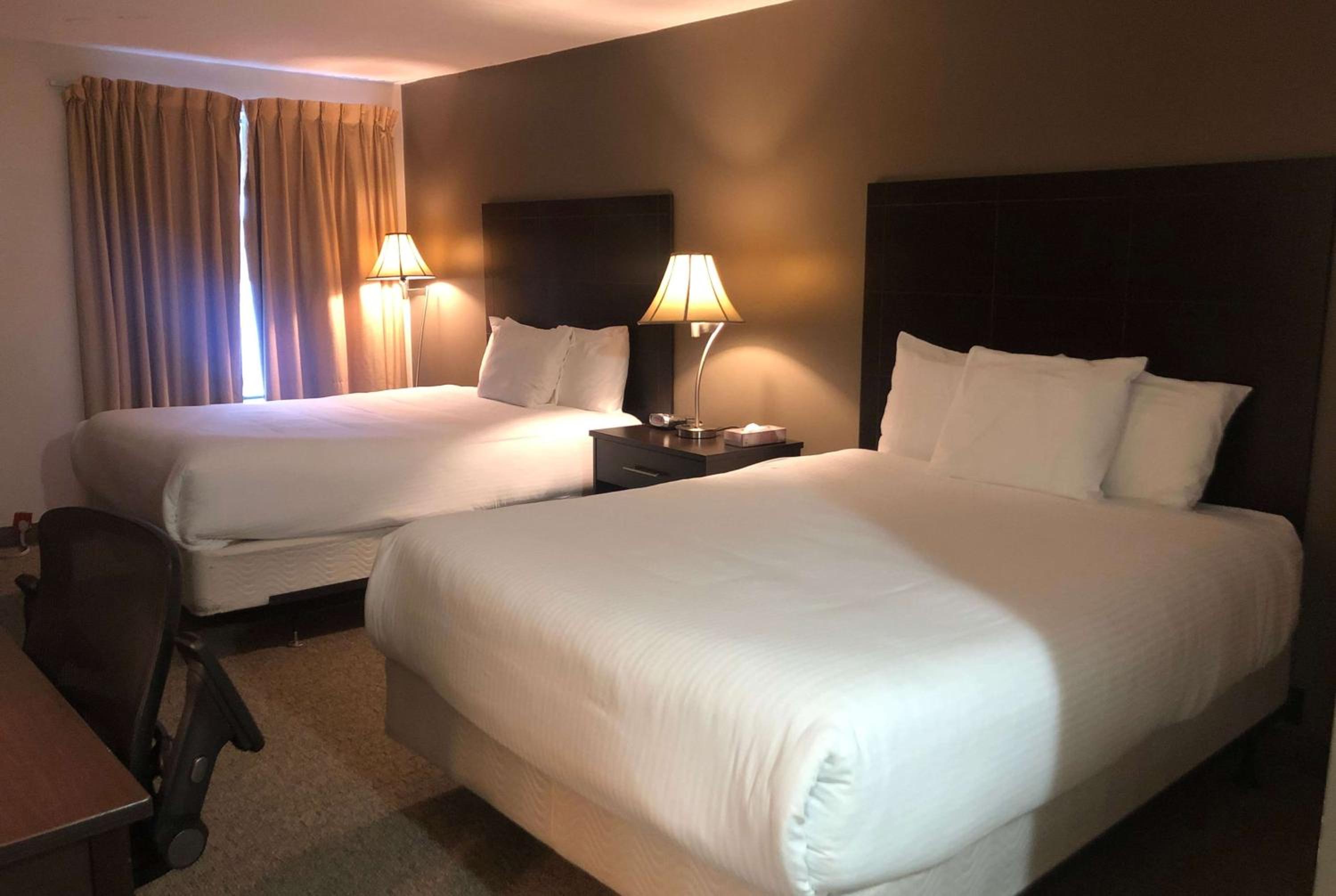 Queen Room - Mobility Access/Non-Smoking