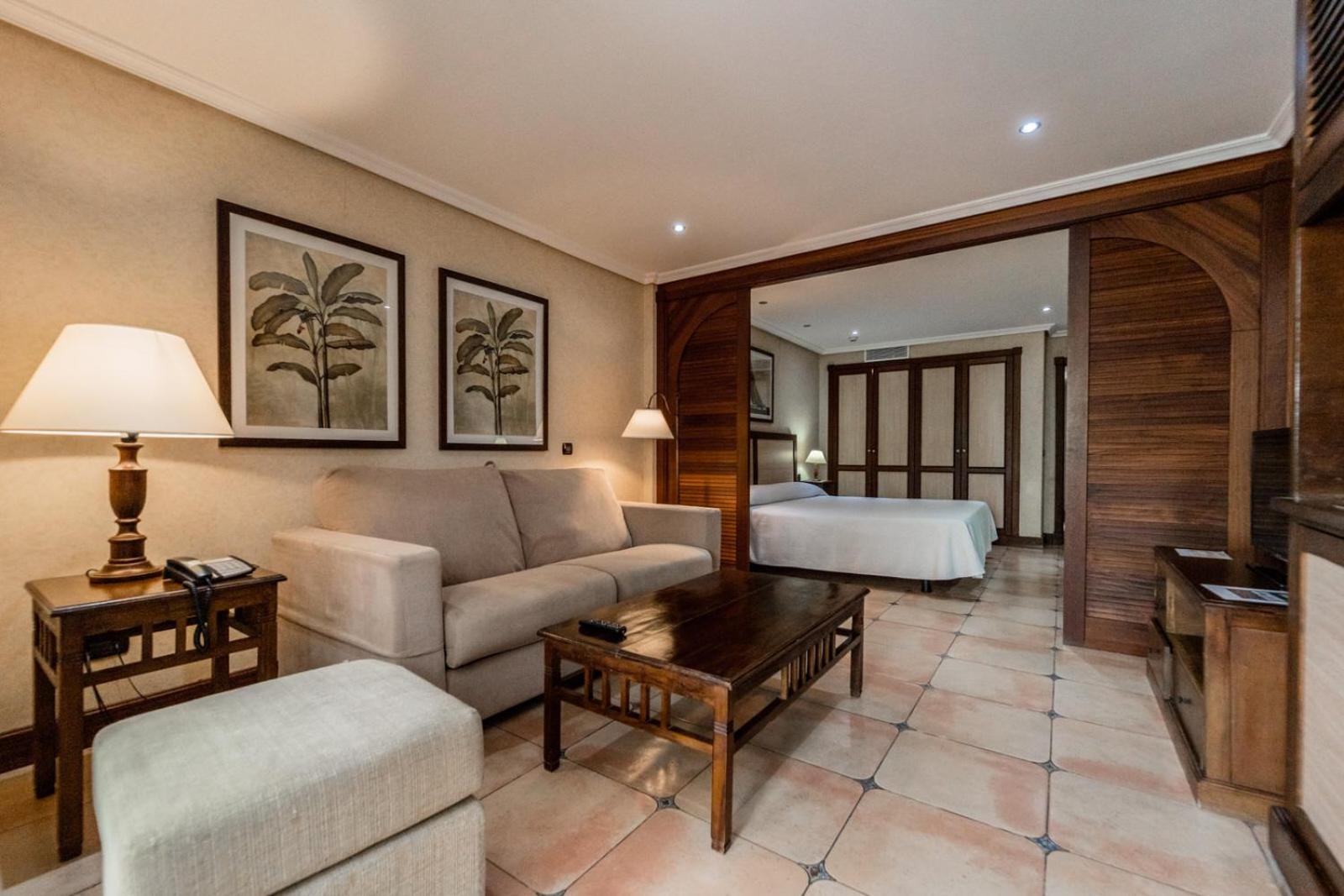 Suite Junior Premium (Solo Adultos - 3 personas)