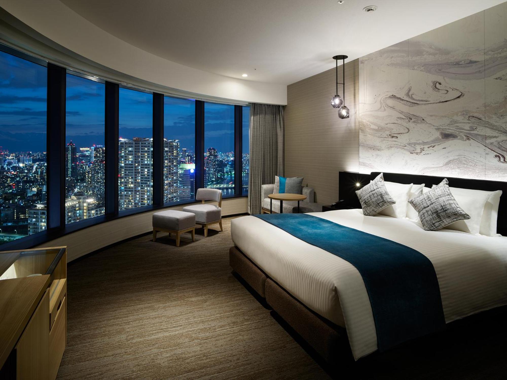 Executive Corner King Room with View Bath – Non-Smoking