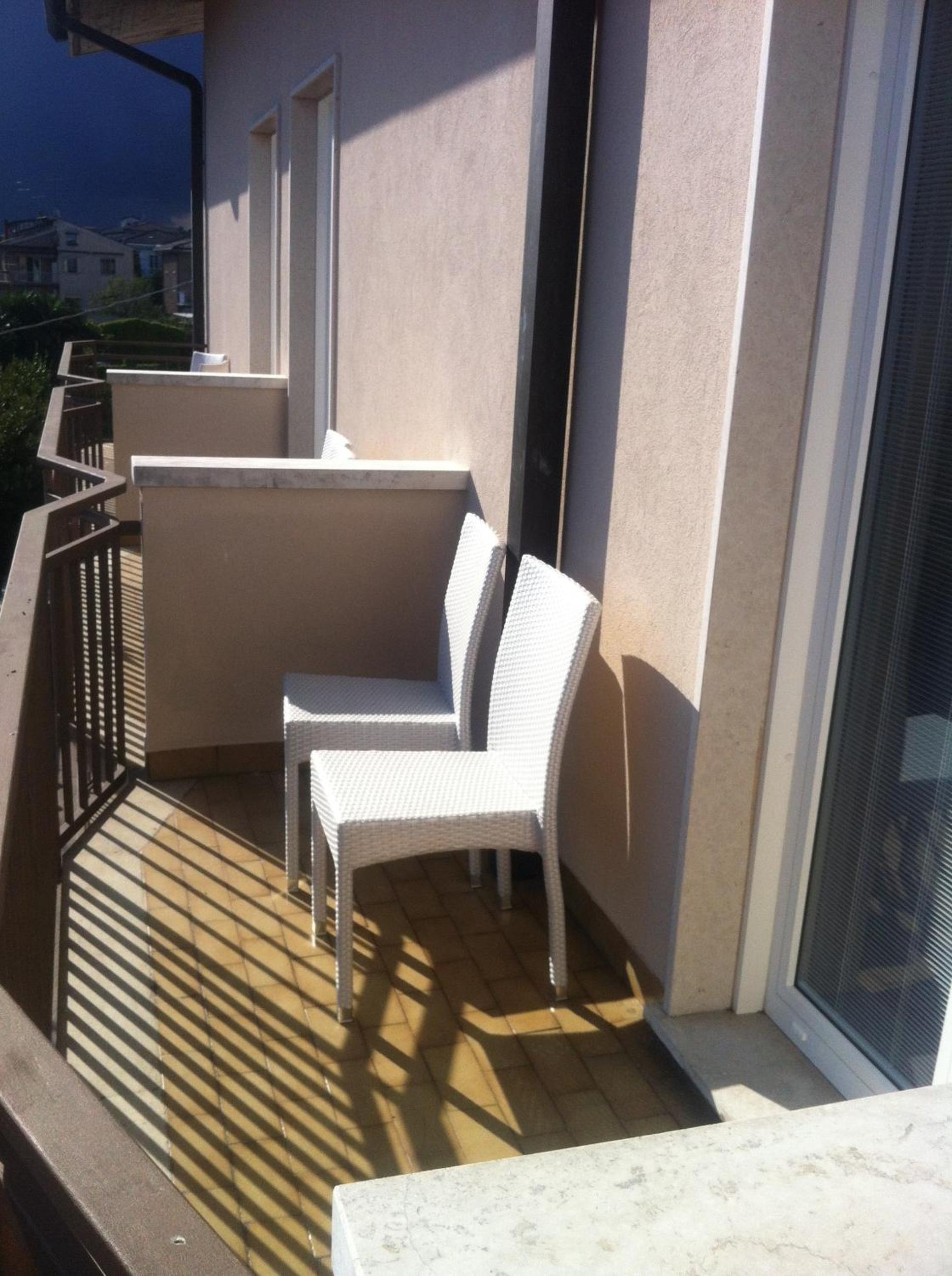 Double or Twin Room with Balcony - Photo 3