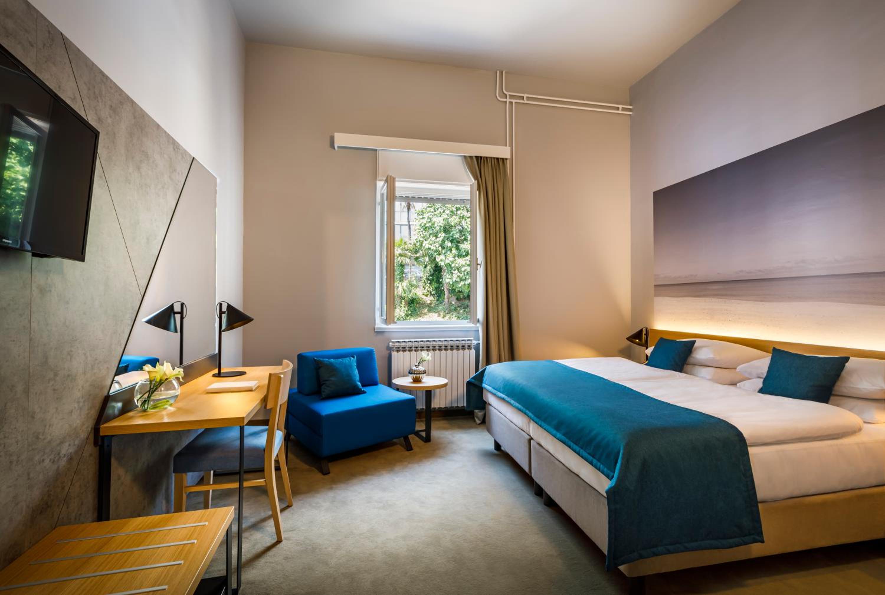 Standard Twin Room - Photo 1