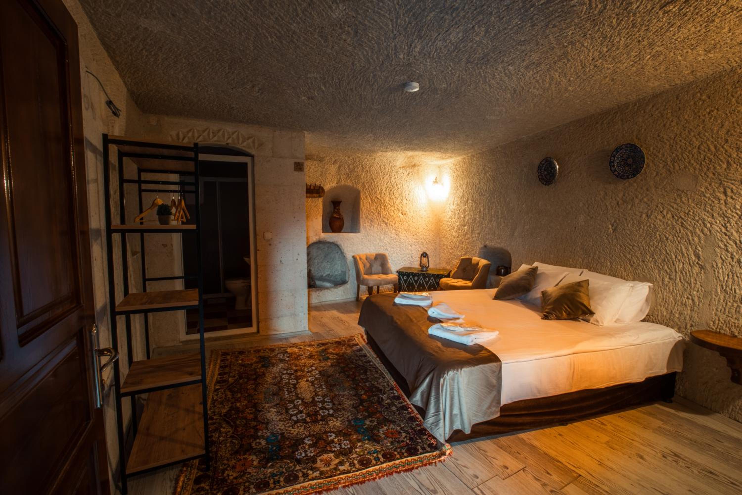 Standard Double Room - Photo 7