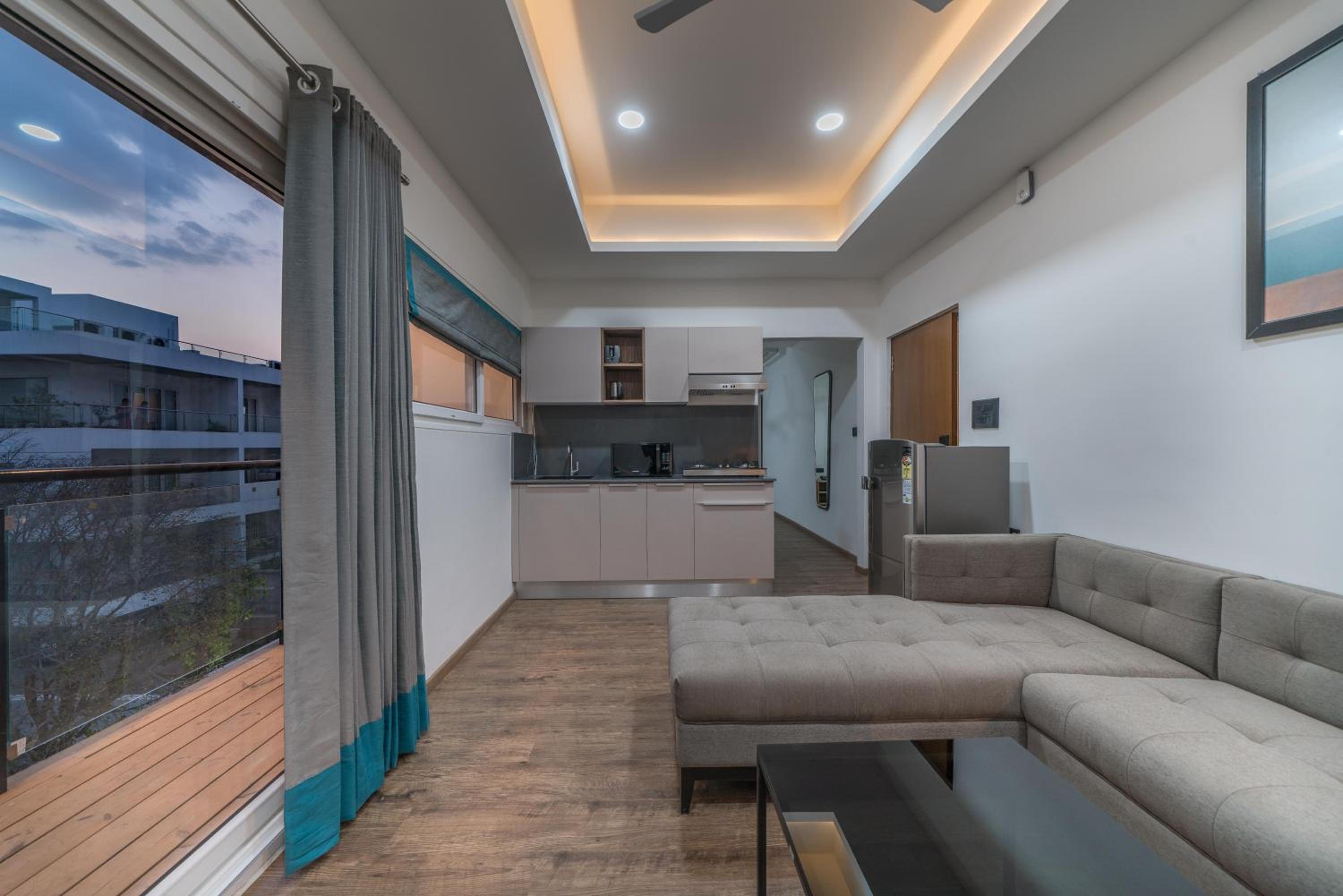 One-Bedroom Suite - Photo 5