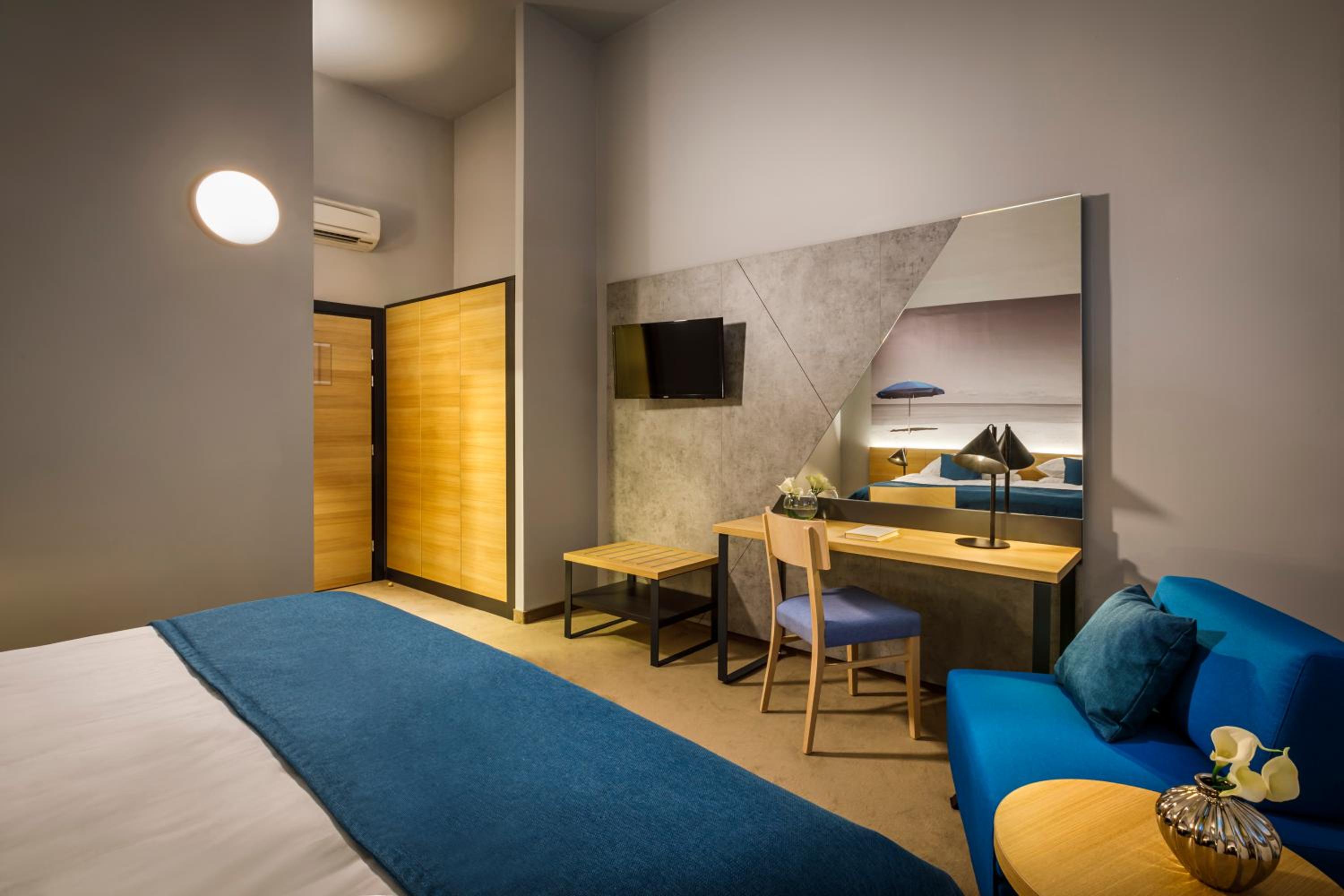 Standard Twin Room - Photo 2