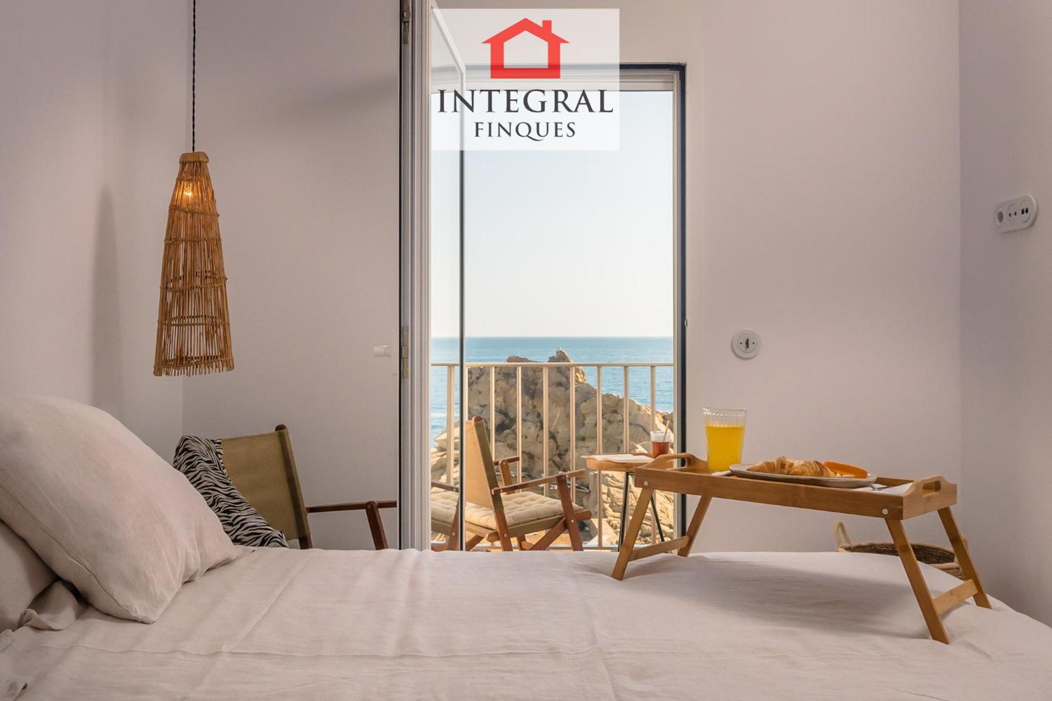 Apartamento de tres habitaciones con vista al mar