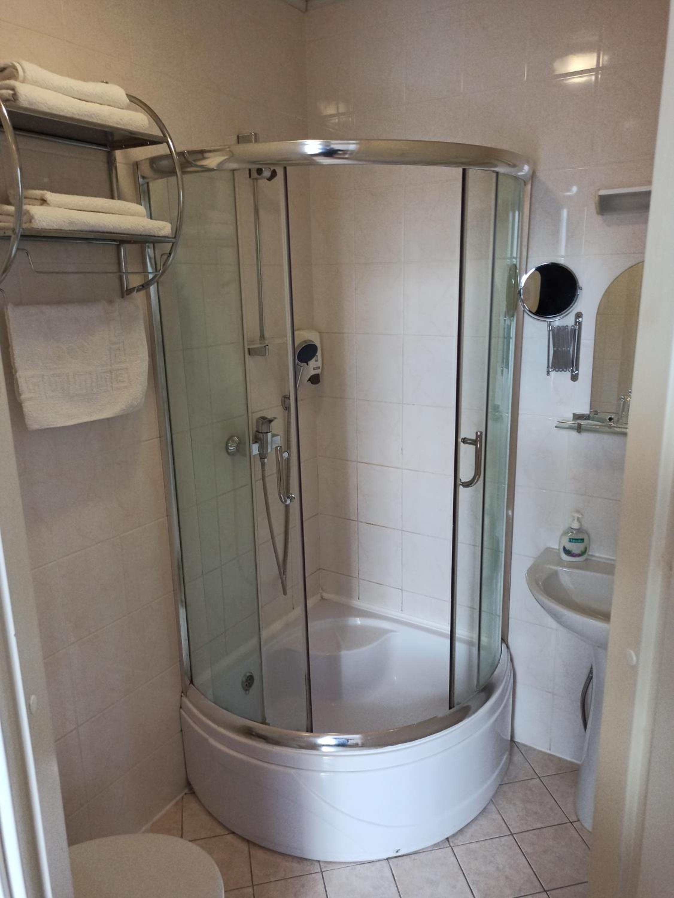 Suite - Photo 4