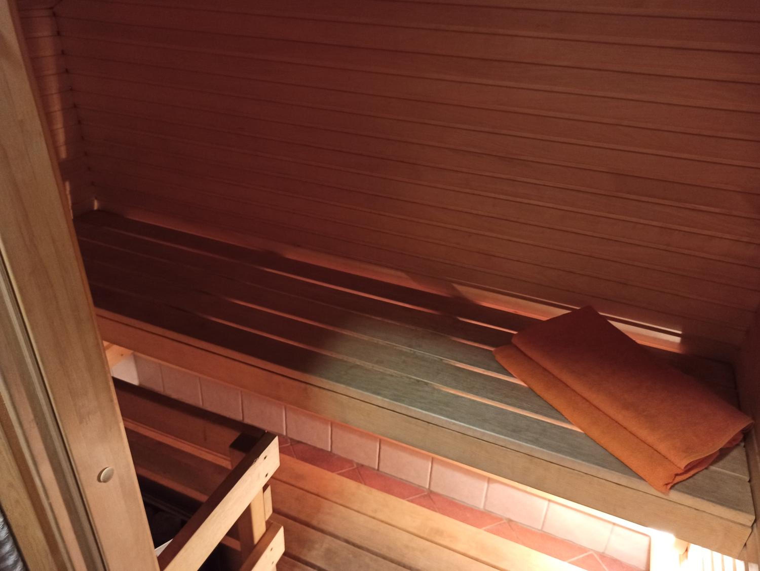 Apartment with Sauna - Photo 7