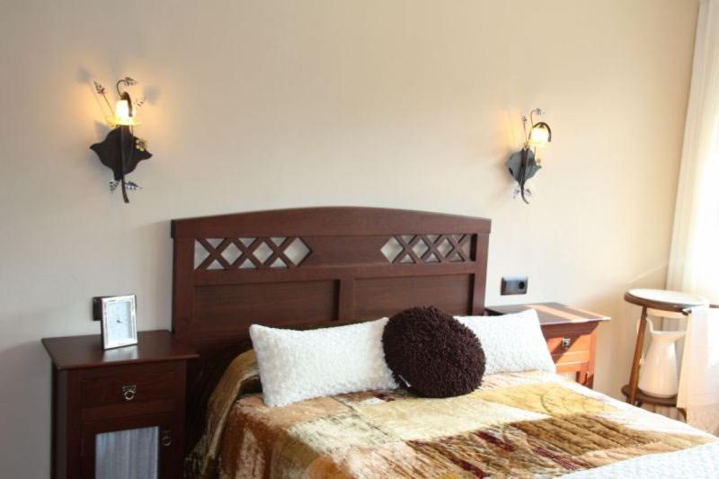 Three-Bedroom House photo 3
