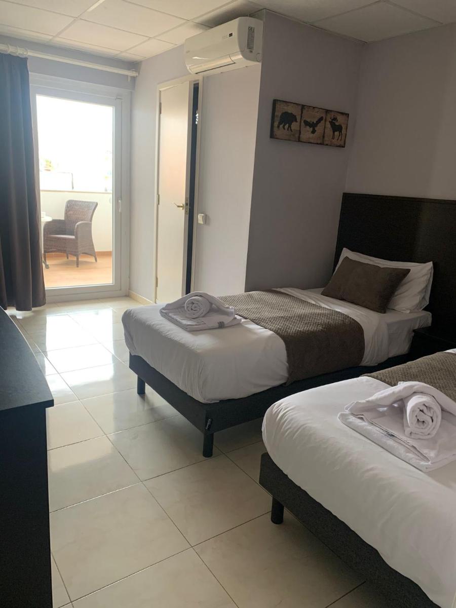 Twin Room with Side Sea View photo 2