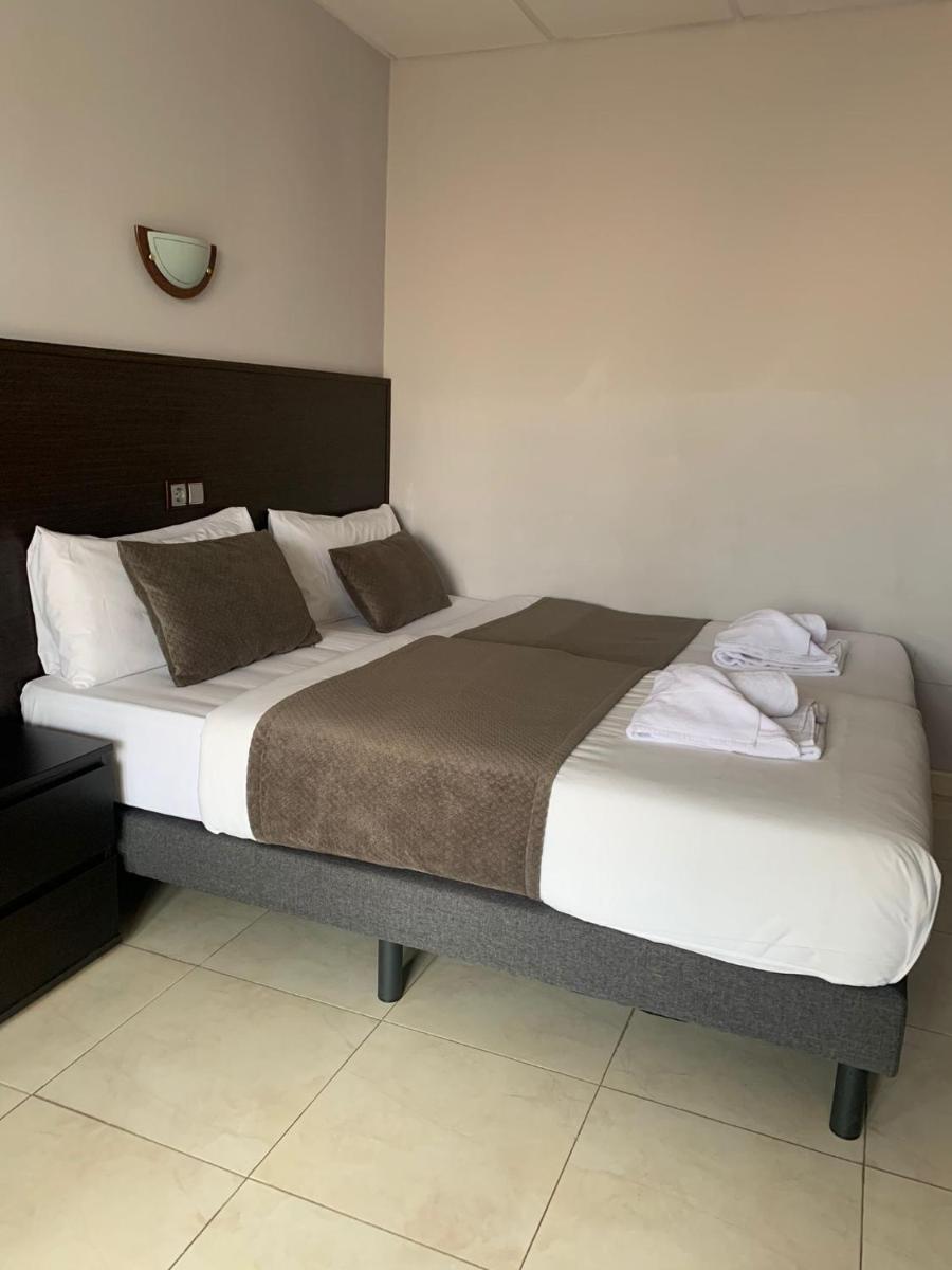 Twin Room with Side Sea View photo 3
