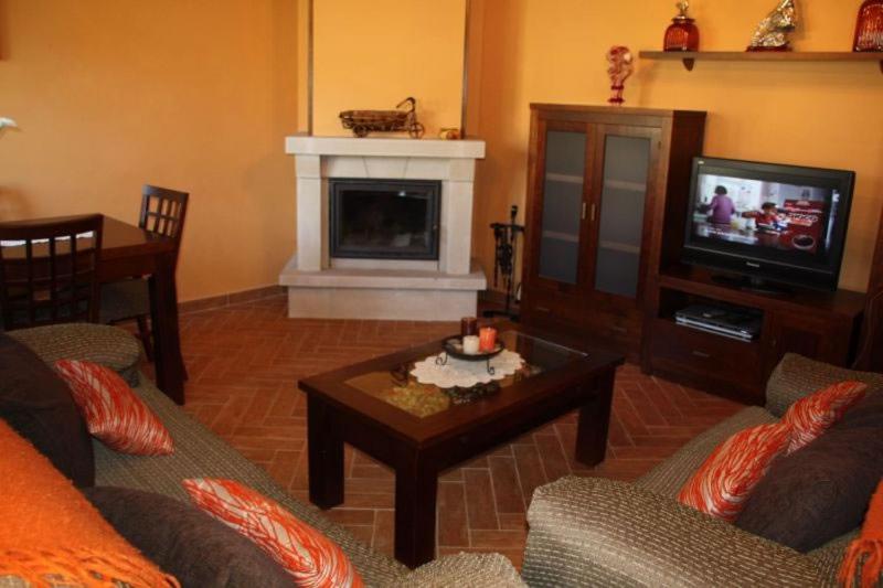 Three-Bedroom House photo 2