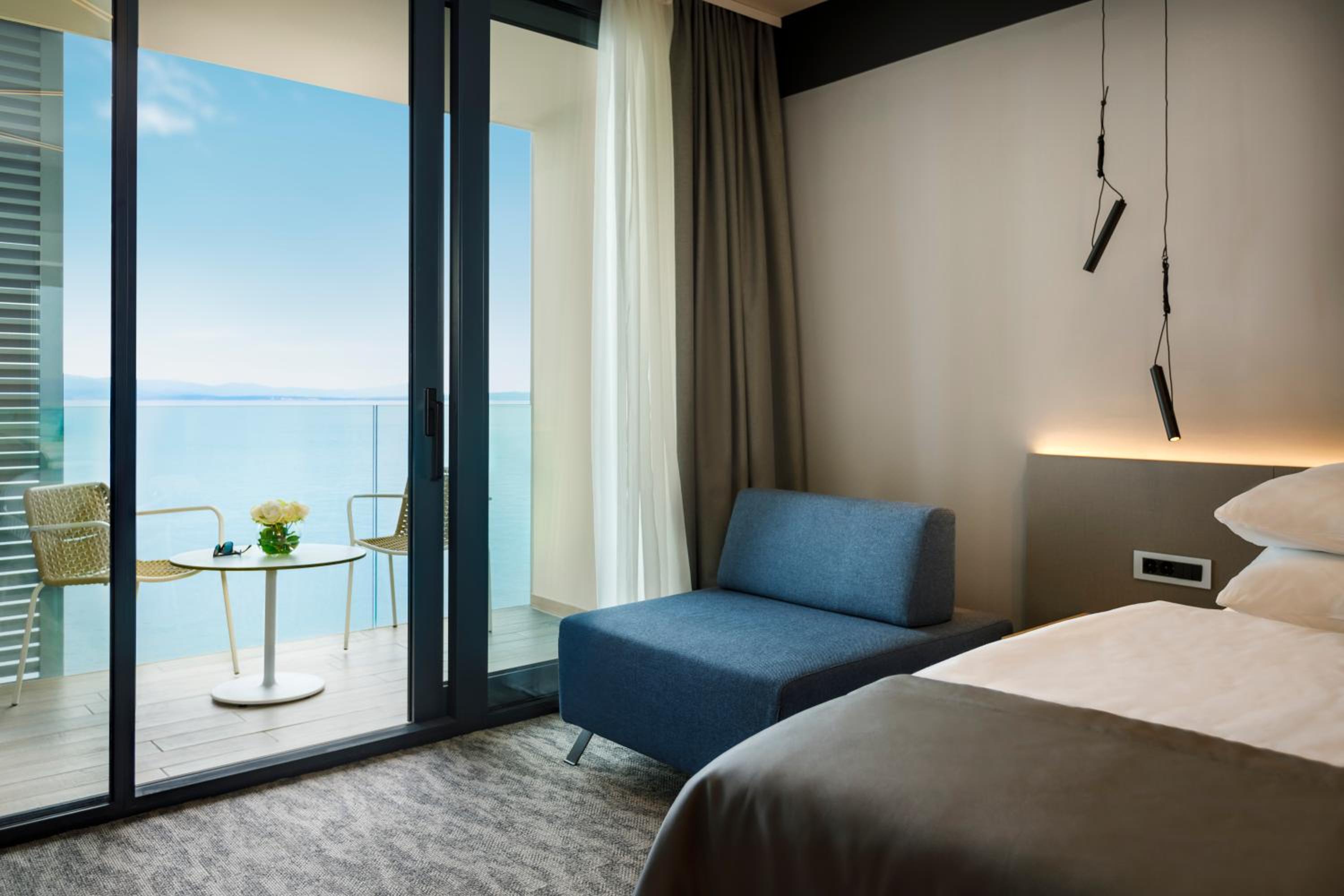 Superior Double Room with Balcony and Sea View - Photo 3