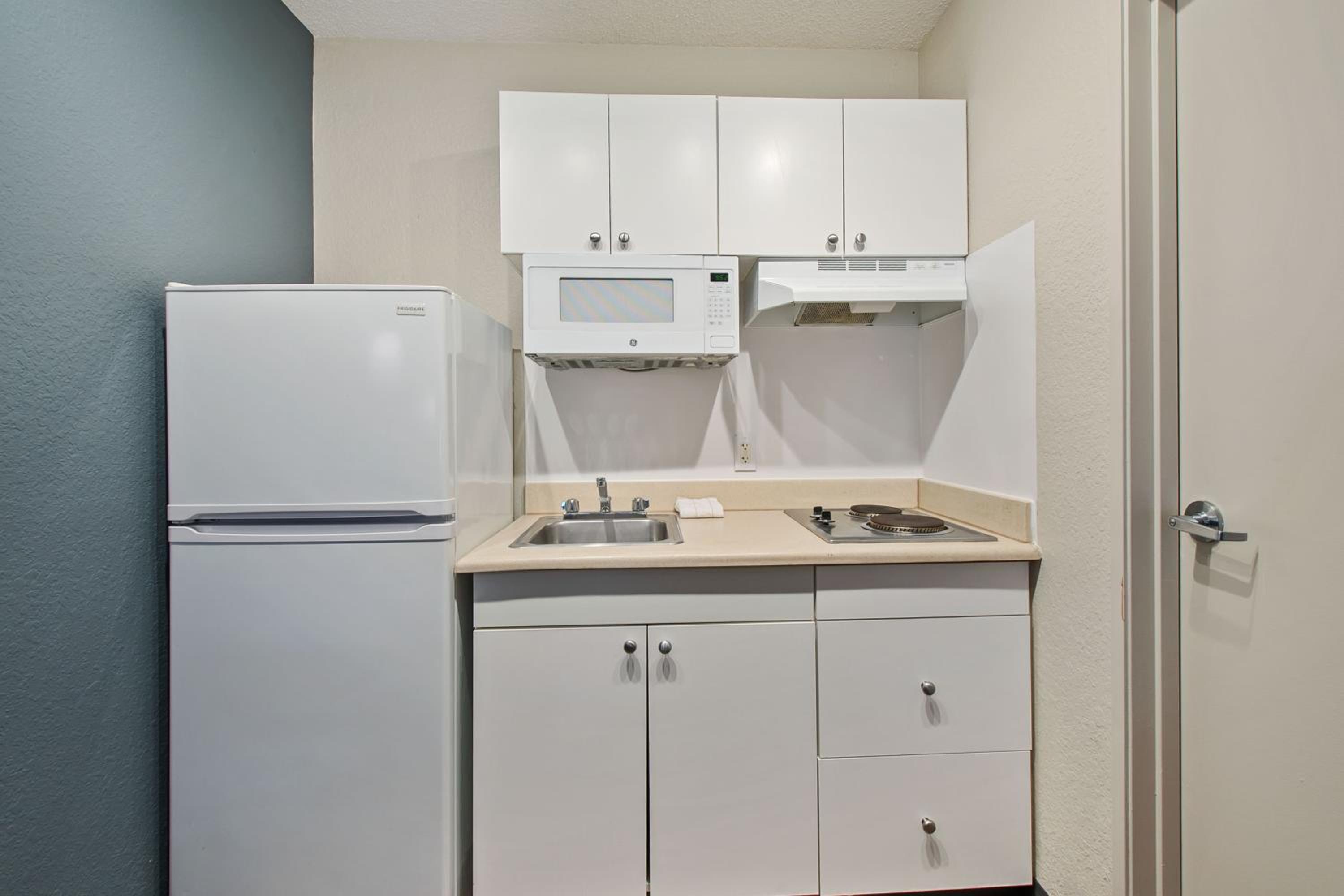 Studio with 2 Double Beds - Hearing Accessible - Non-Smoking - Photo 16