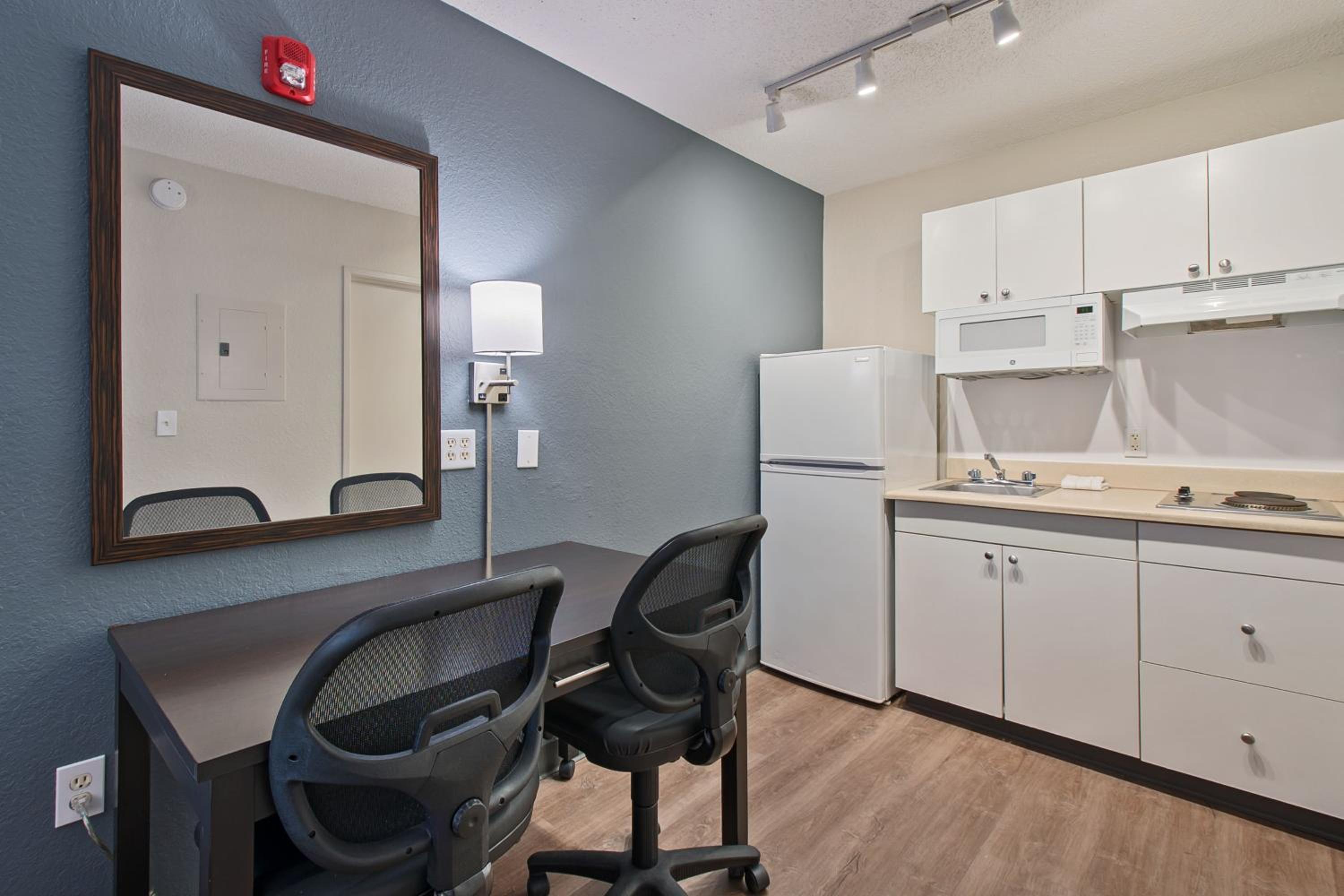 Studio with 2 Double Beds - Hearing Accessible - Non-Smoking - Photo 17