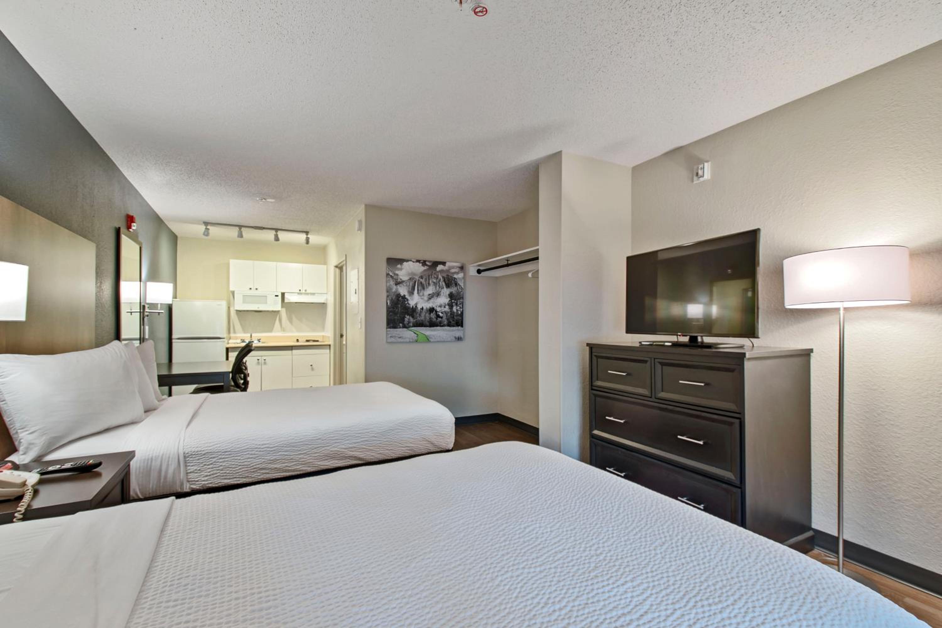 Studio with 2 Double Beds - Hearing Accessible - Non-Smoking - Photo 14