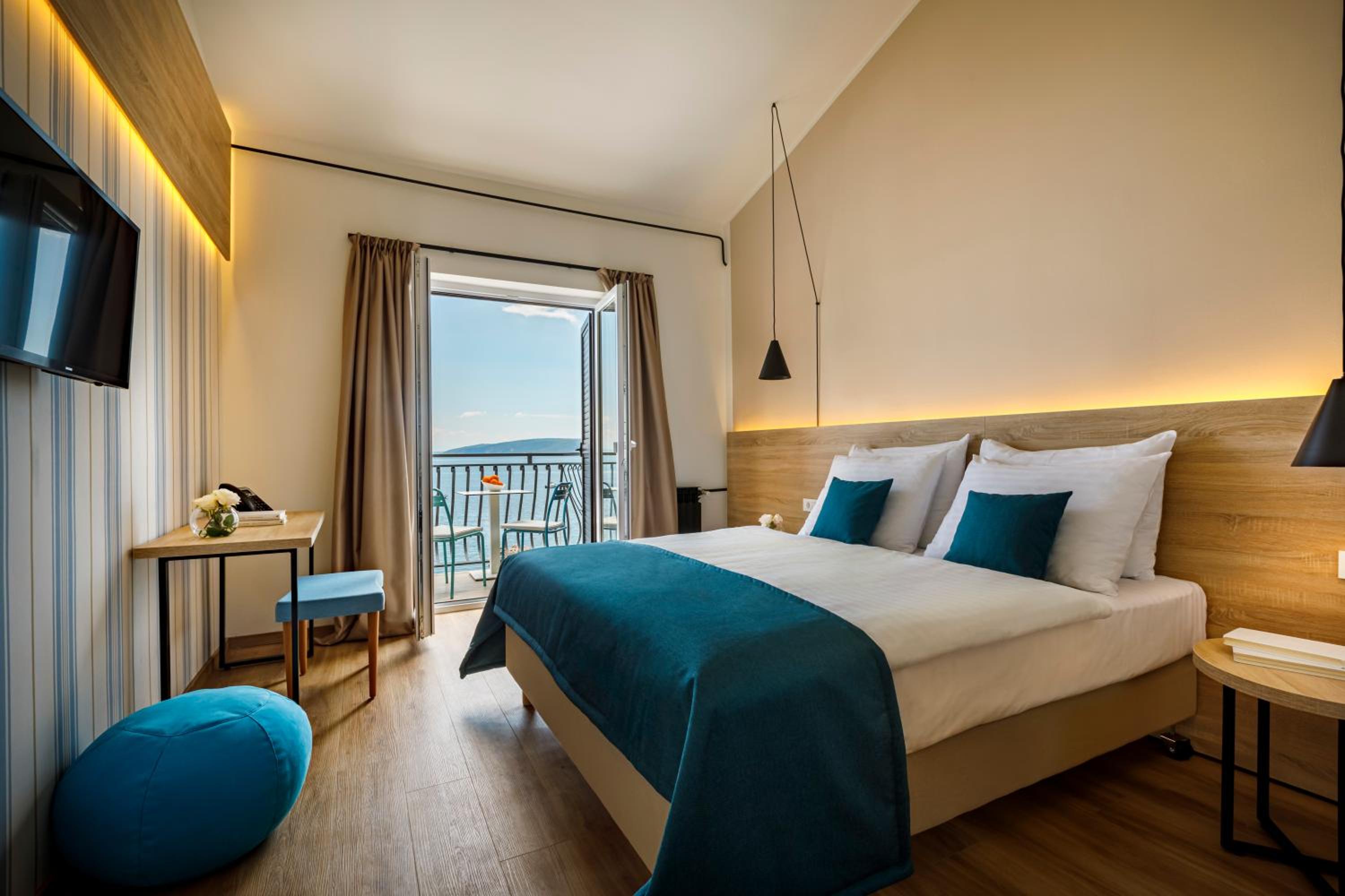 Superior Double Room with Sea View - Photo 1
