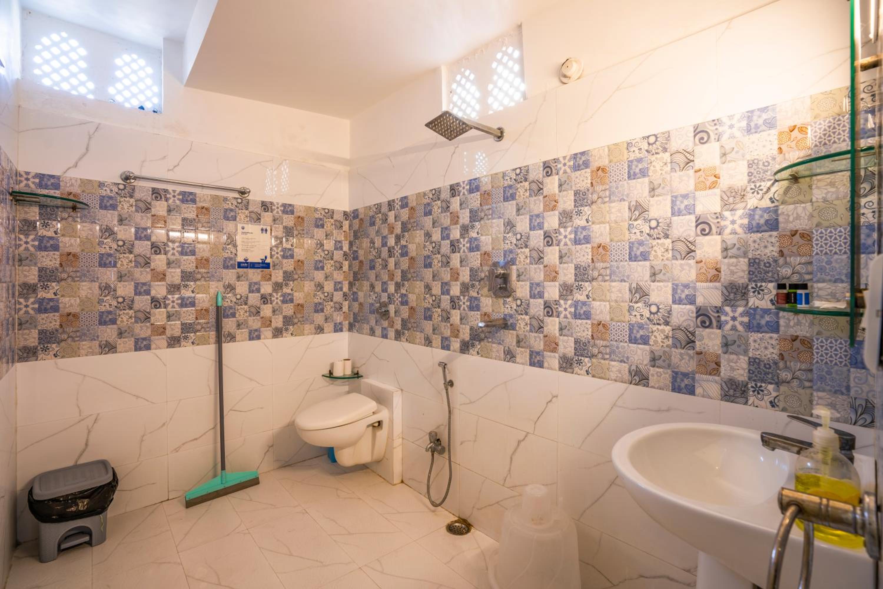 Premium Quadruple Room - Photo 8