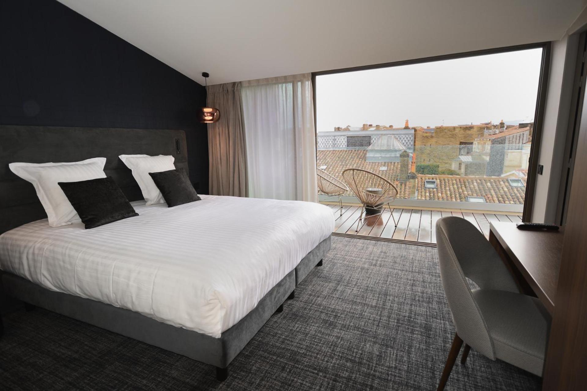 Deluxe Double Room with Terrace