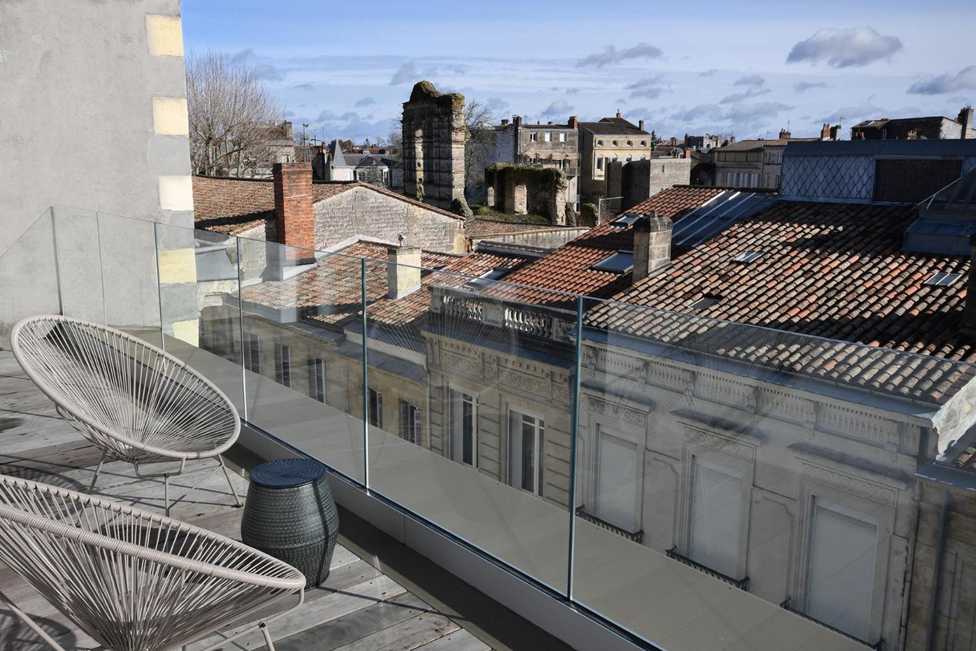 Deluxe Double Room with Terrace thumbnail 5