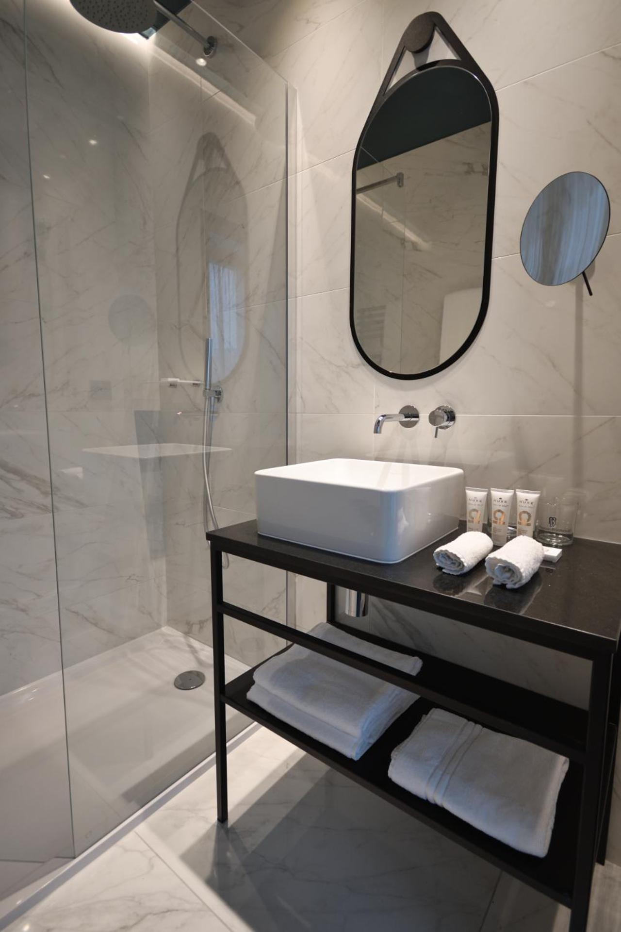Classic Double Room - Photo 7