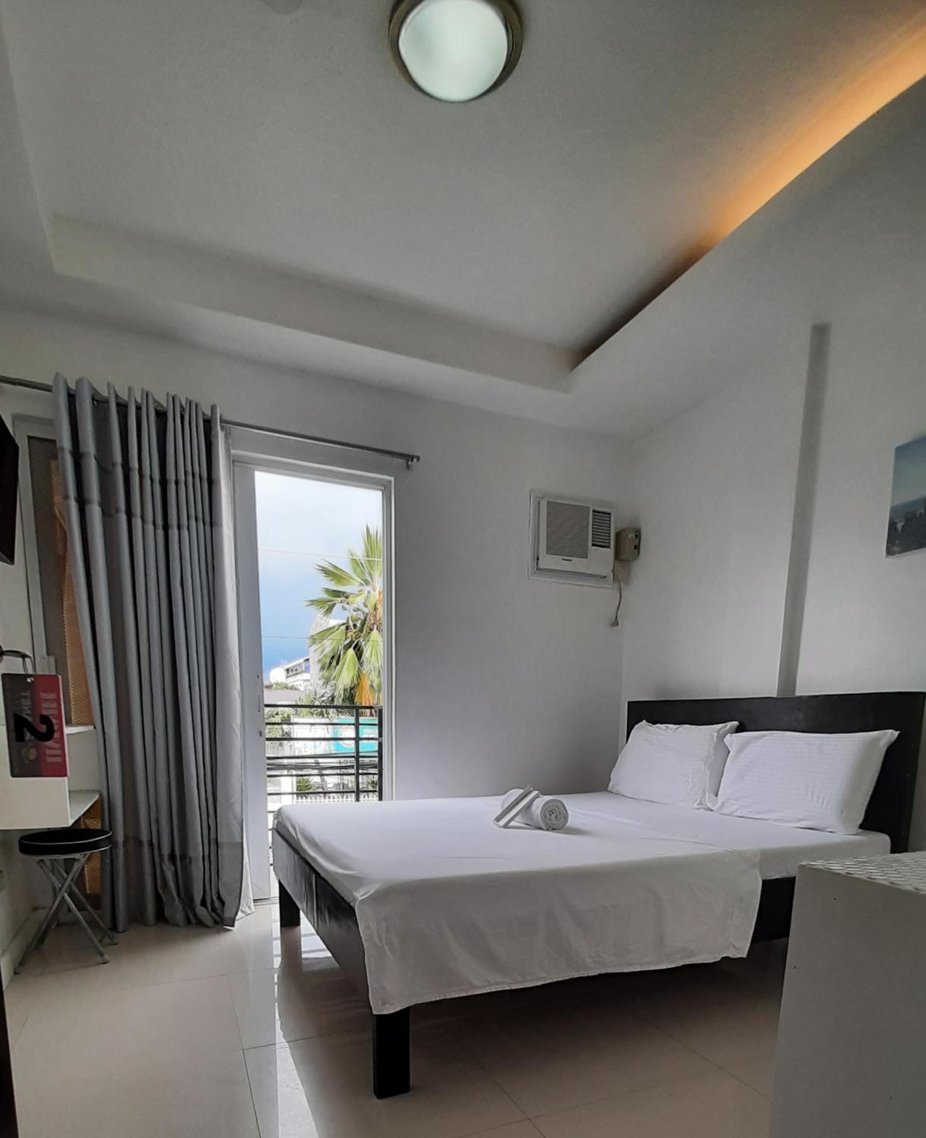 Double Room - Photo 2