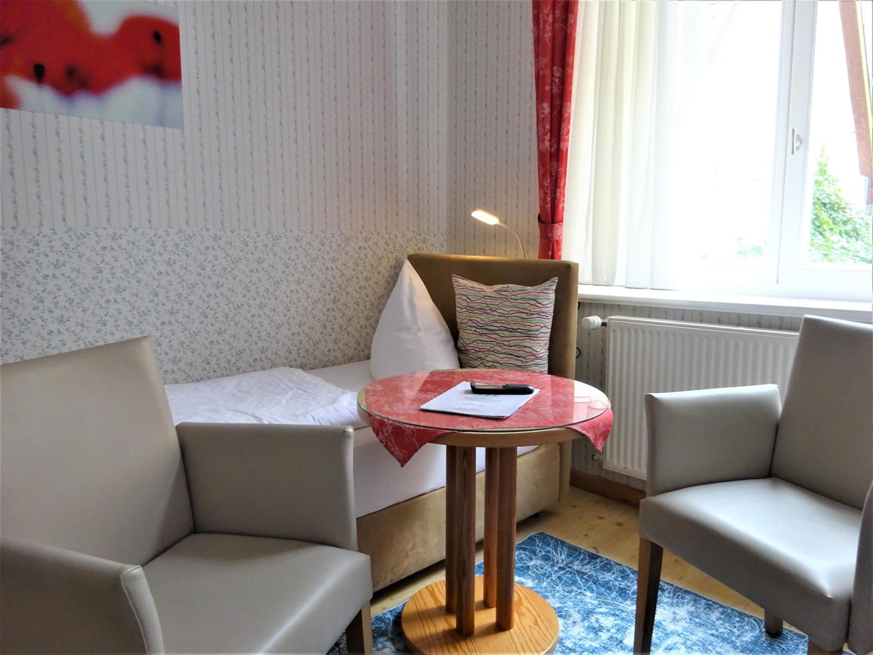 Small Twin Room photo 3