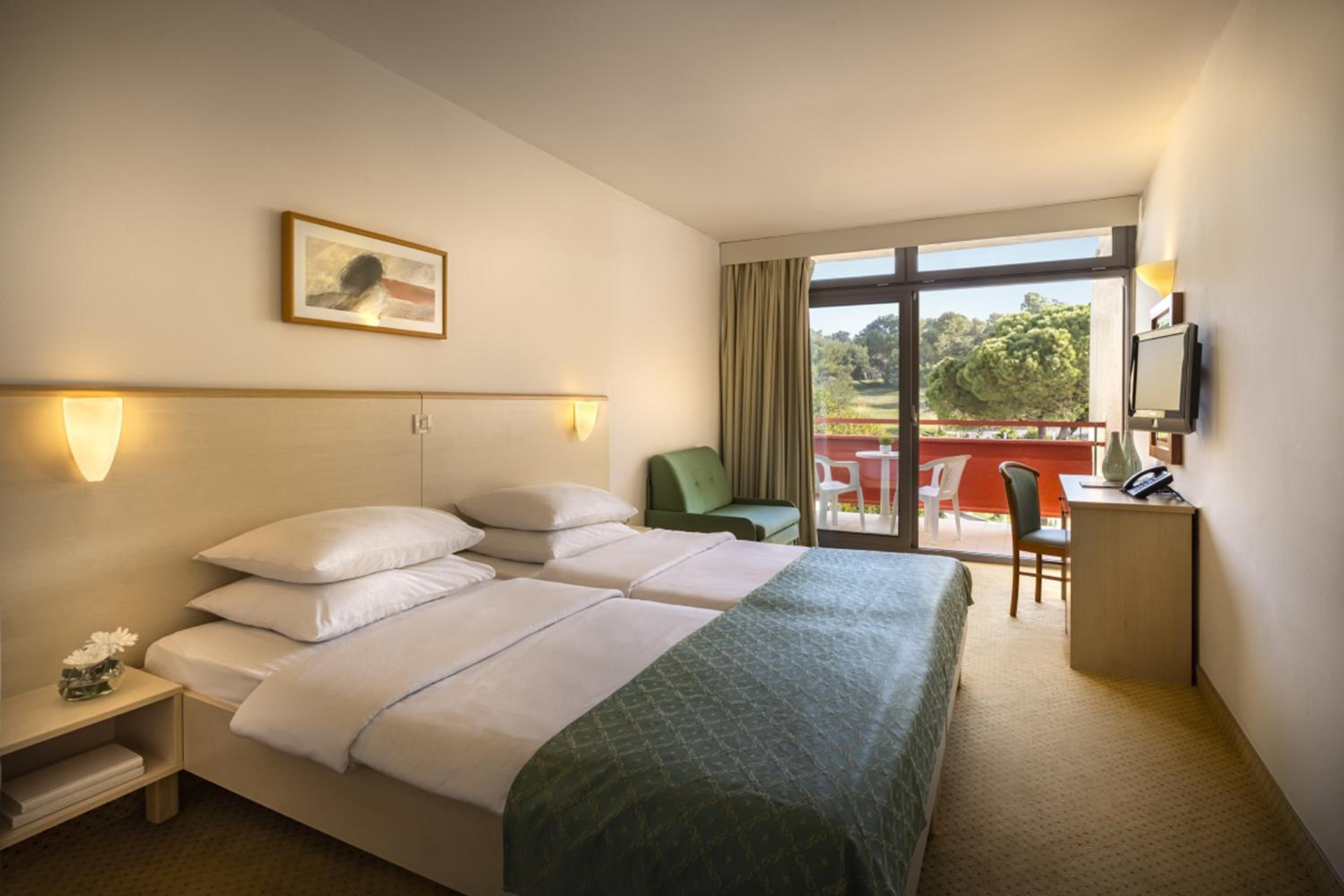 Room for 2+1