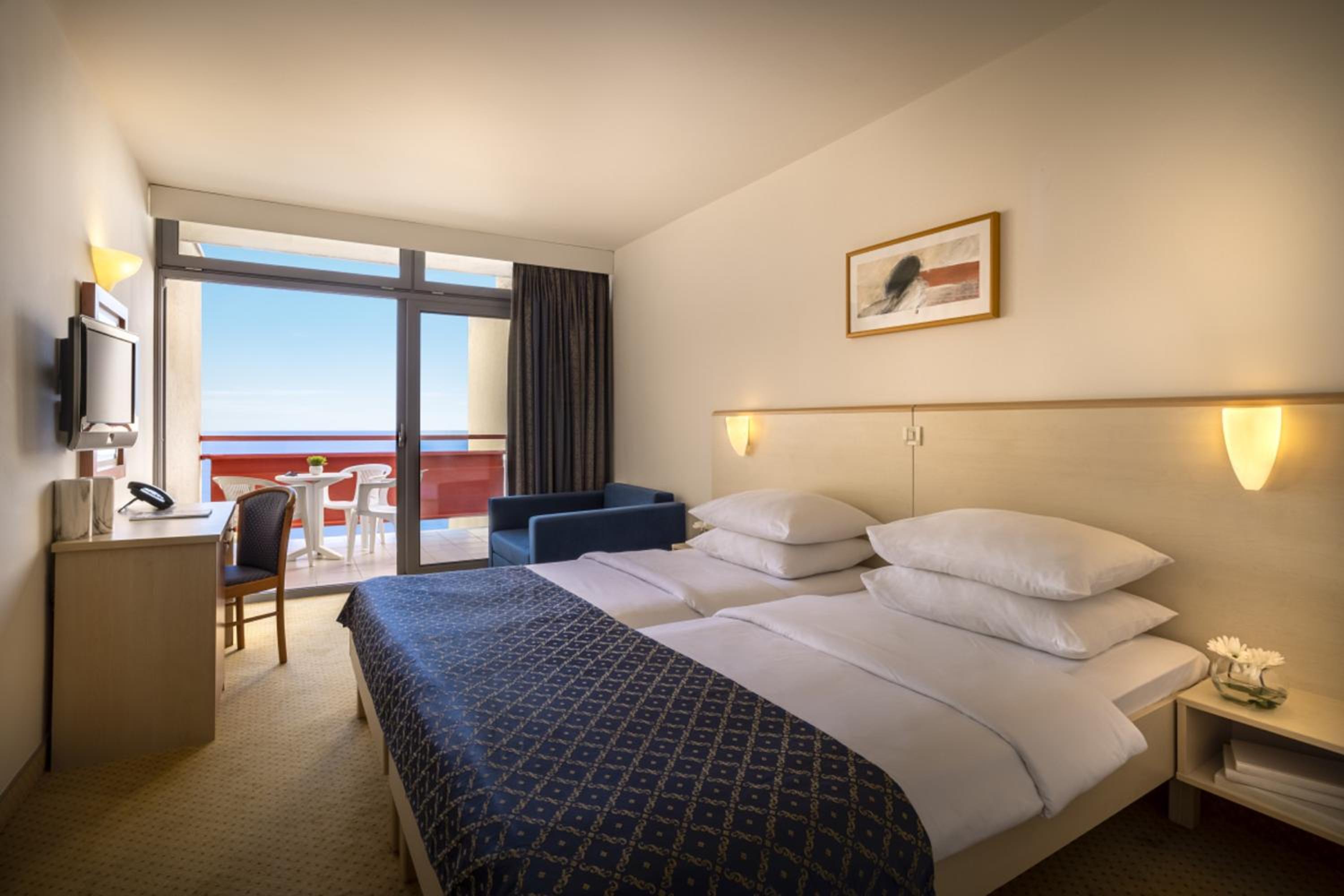 Room for 2+1 Seaview