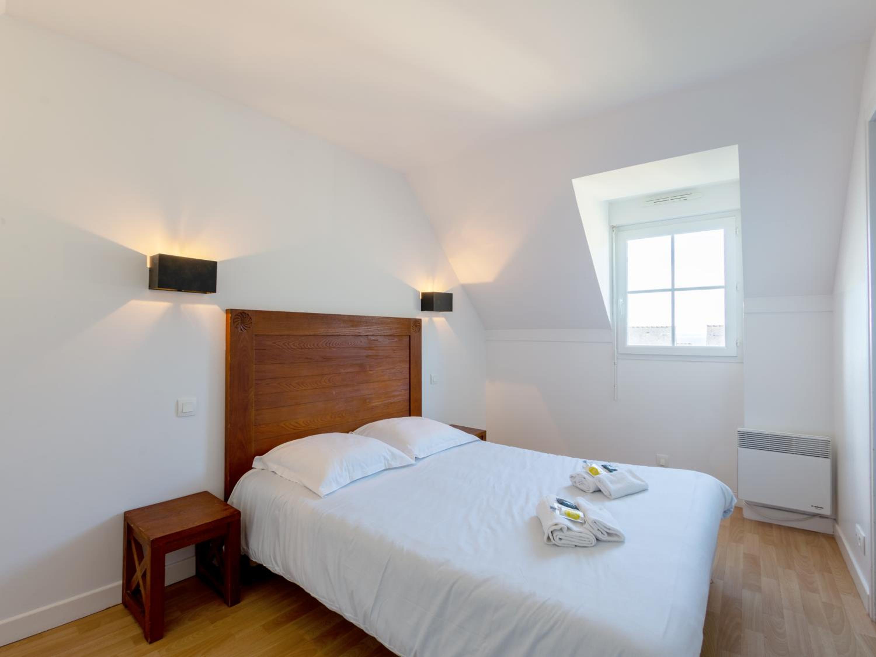 One-Bedroom Apartment (5 Adults) - Photo 2