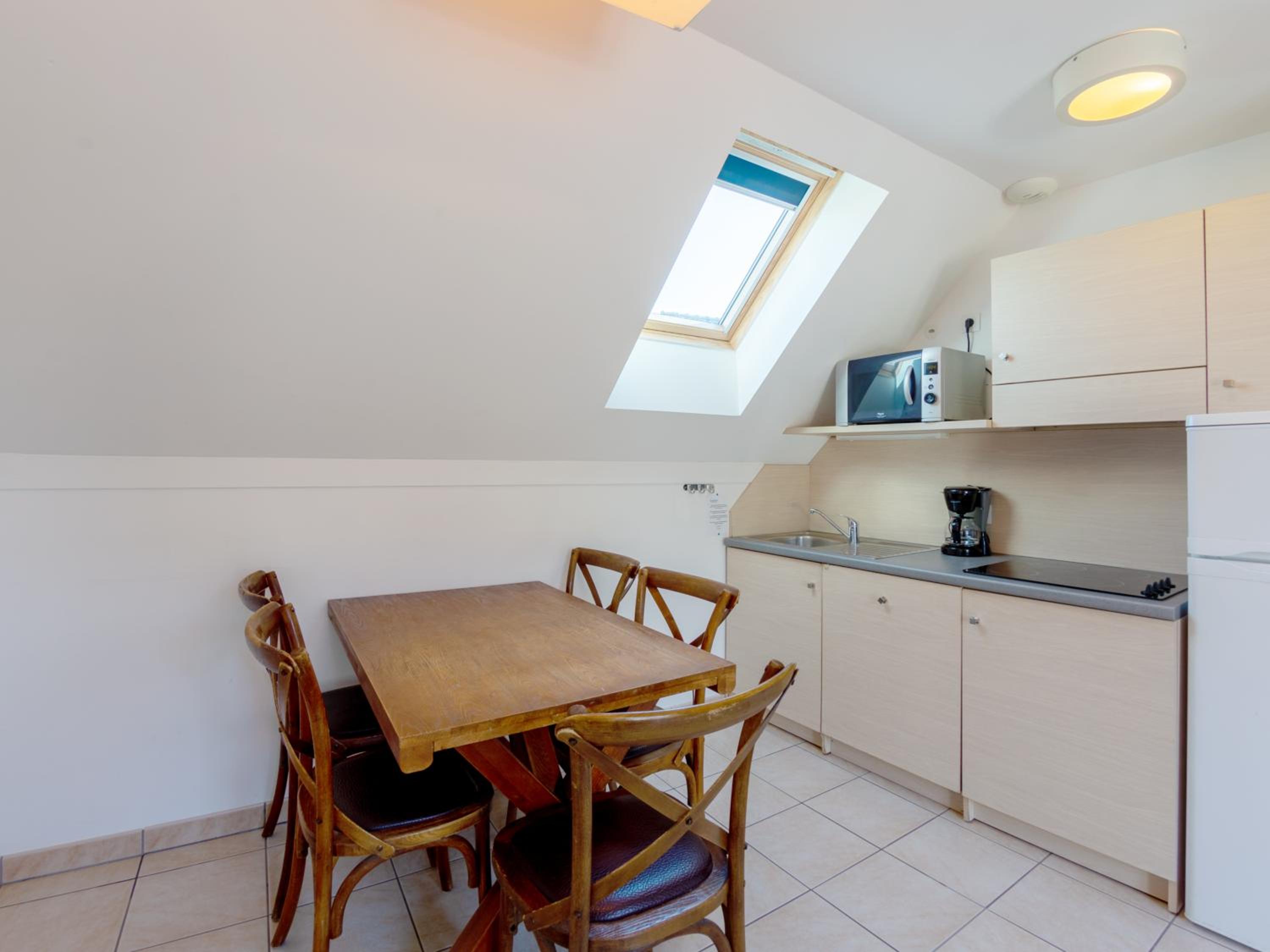 One-Bedroom Apartment (5 Adults) - Photo 6