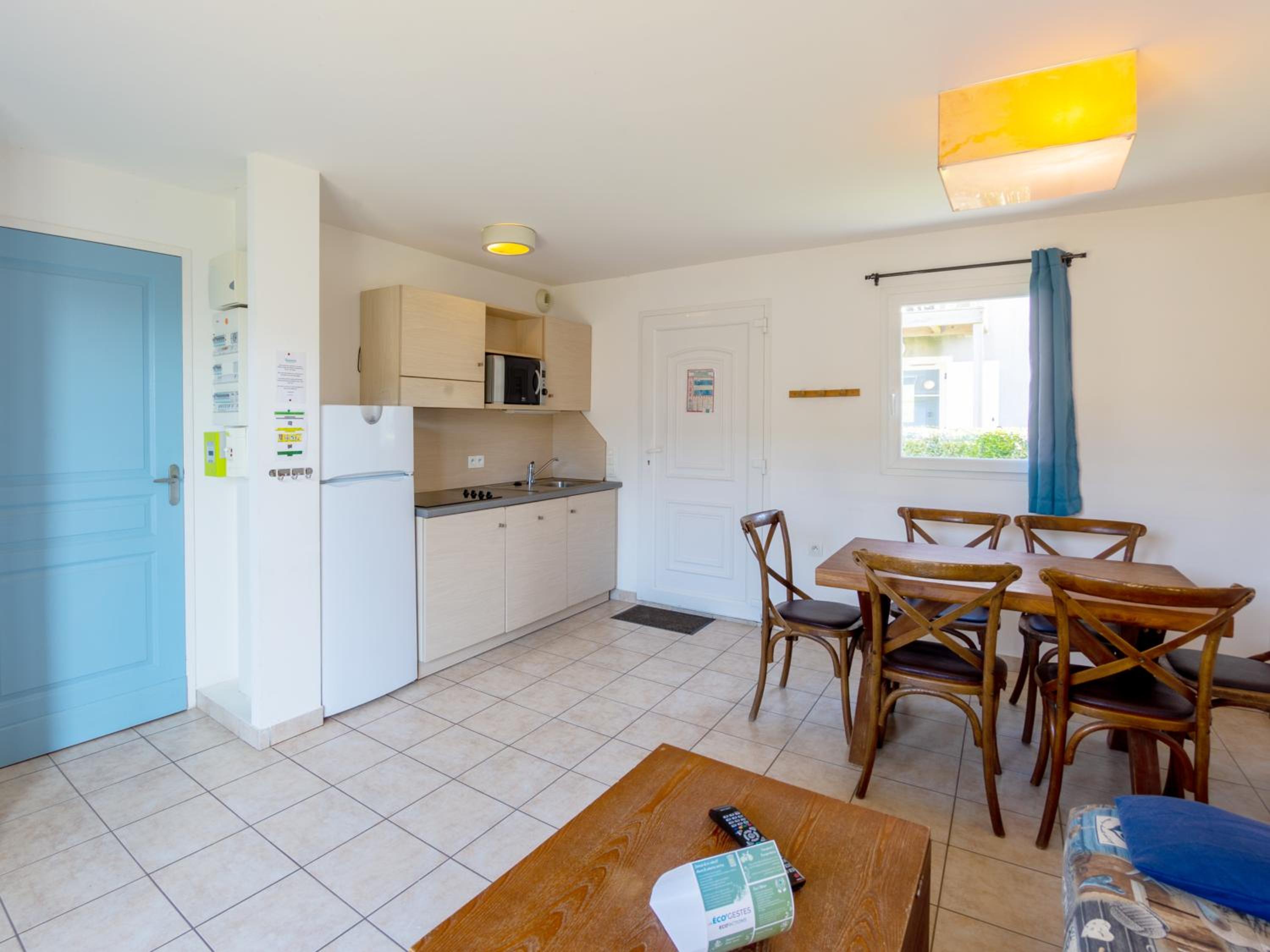 One-Bedroom Apartment (6 Adults) - Photo 2