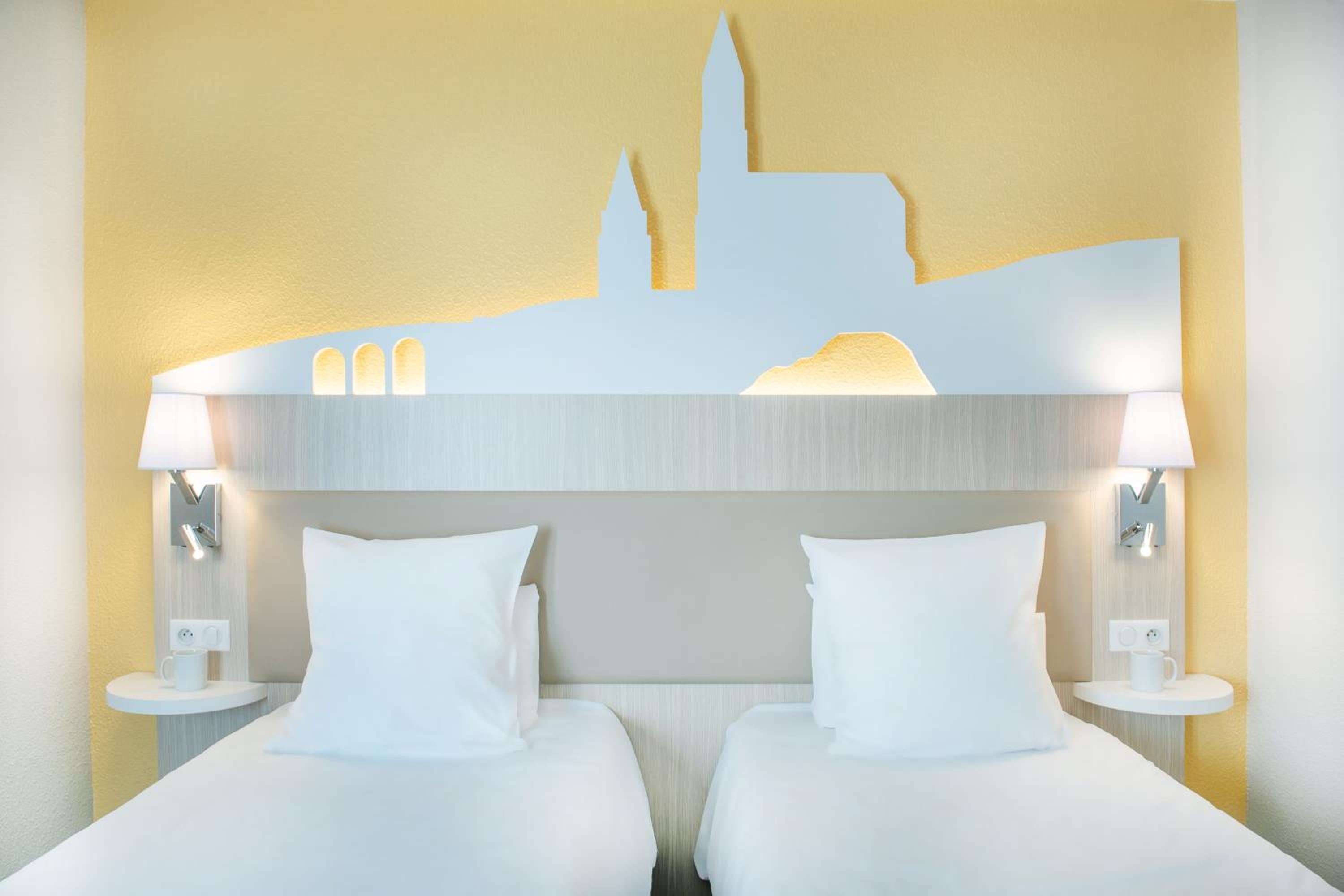 Double or Twin Room - Photo 10