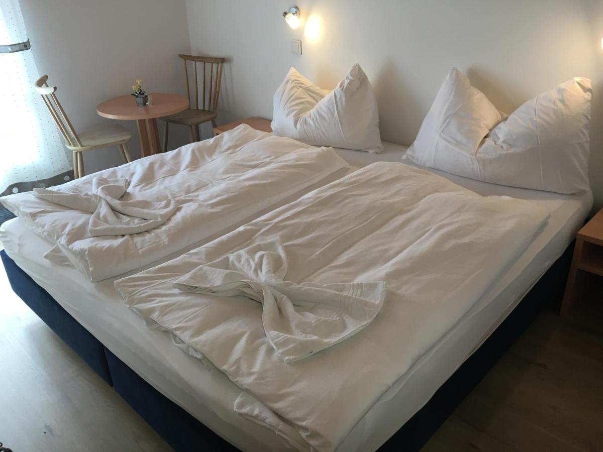 Budget Double Room photo 3