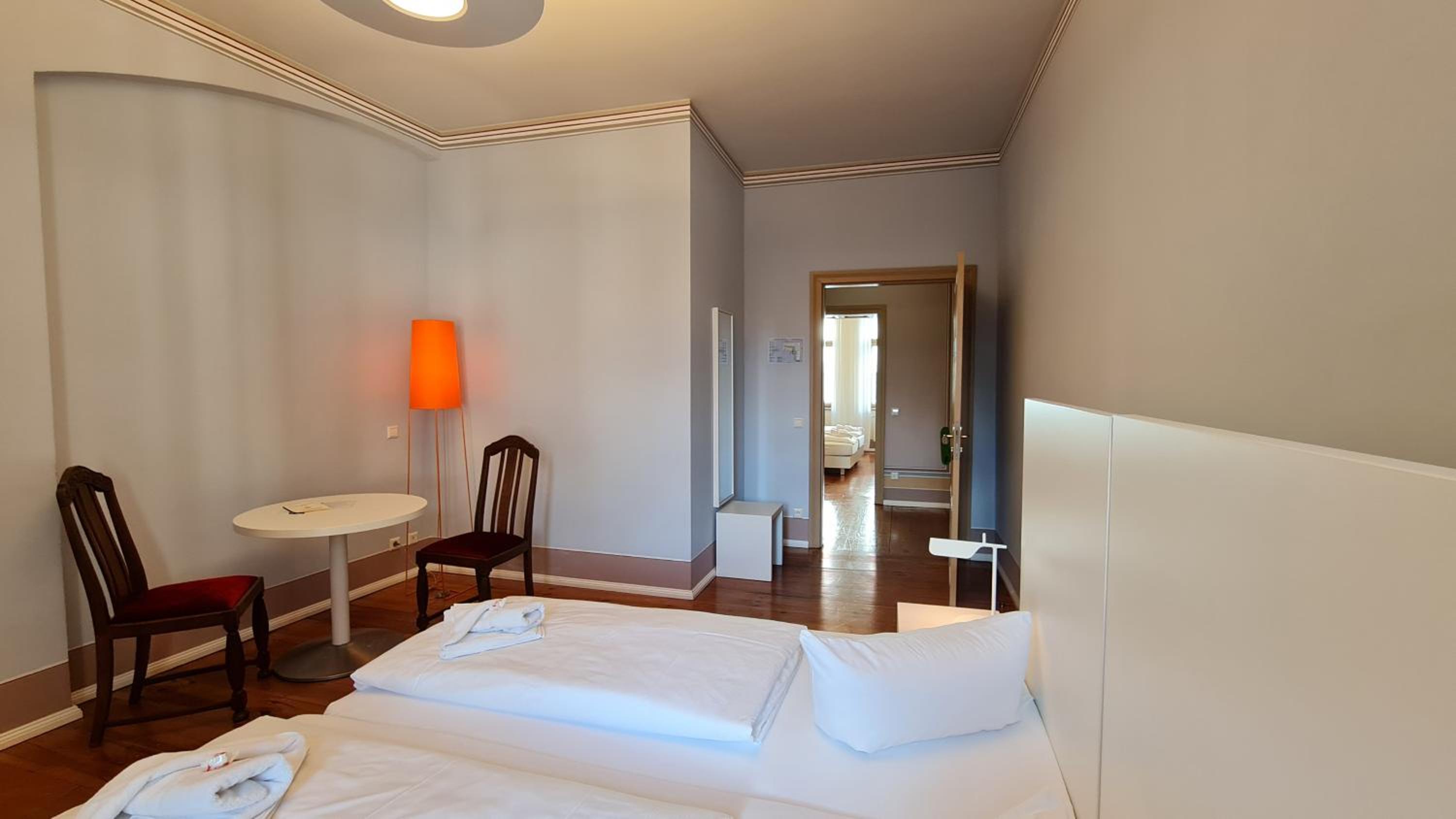 Standard Suite - Photo 3