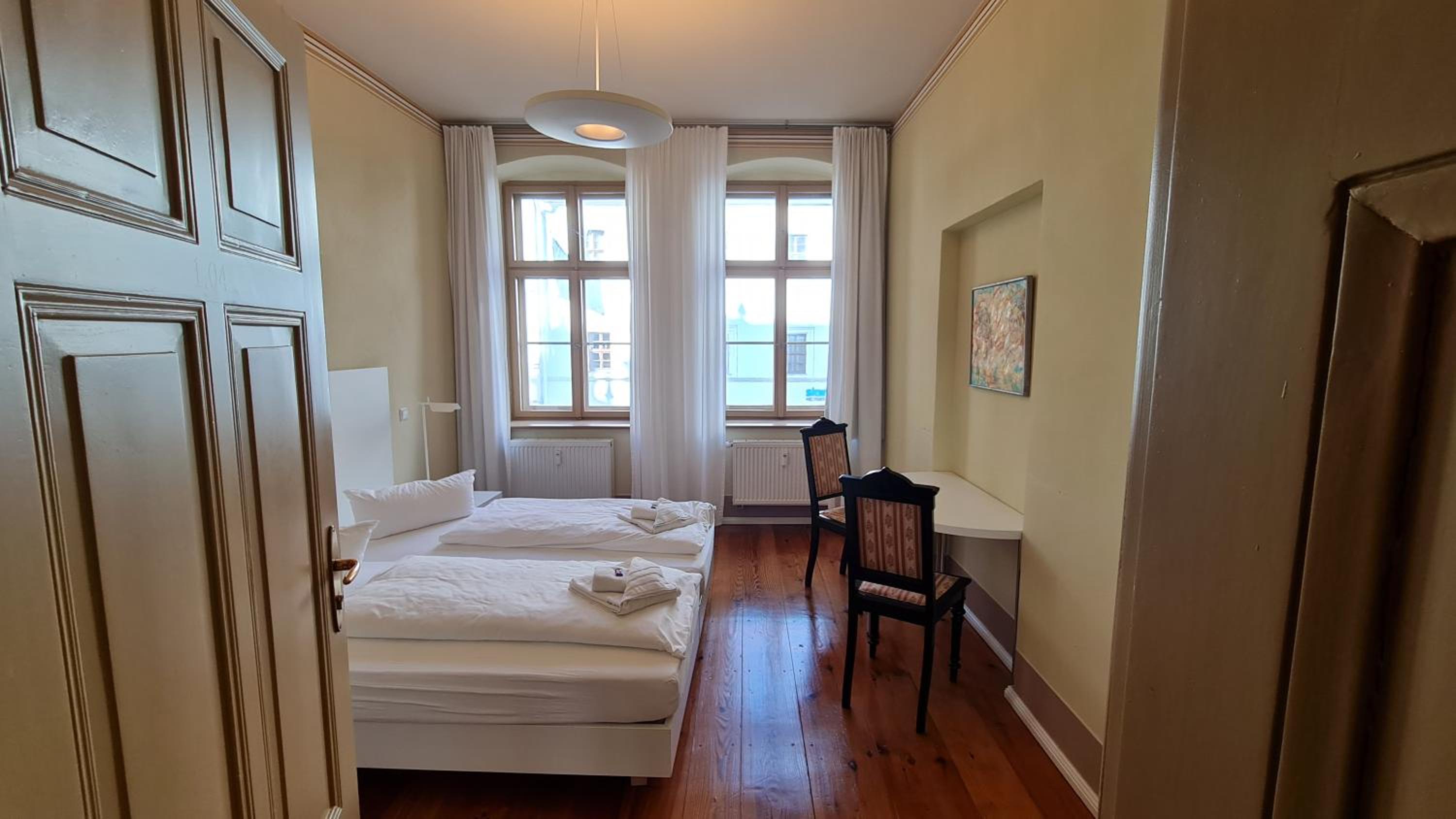 Standard Suite - Photo 6