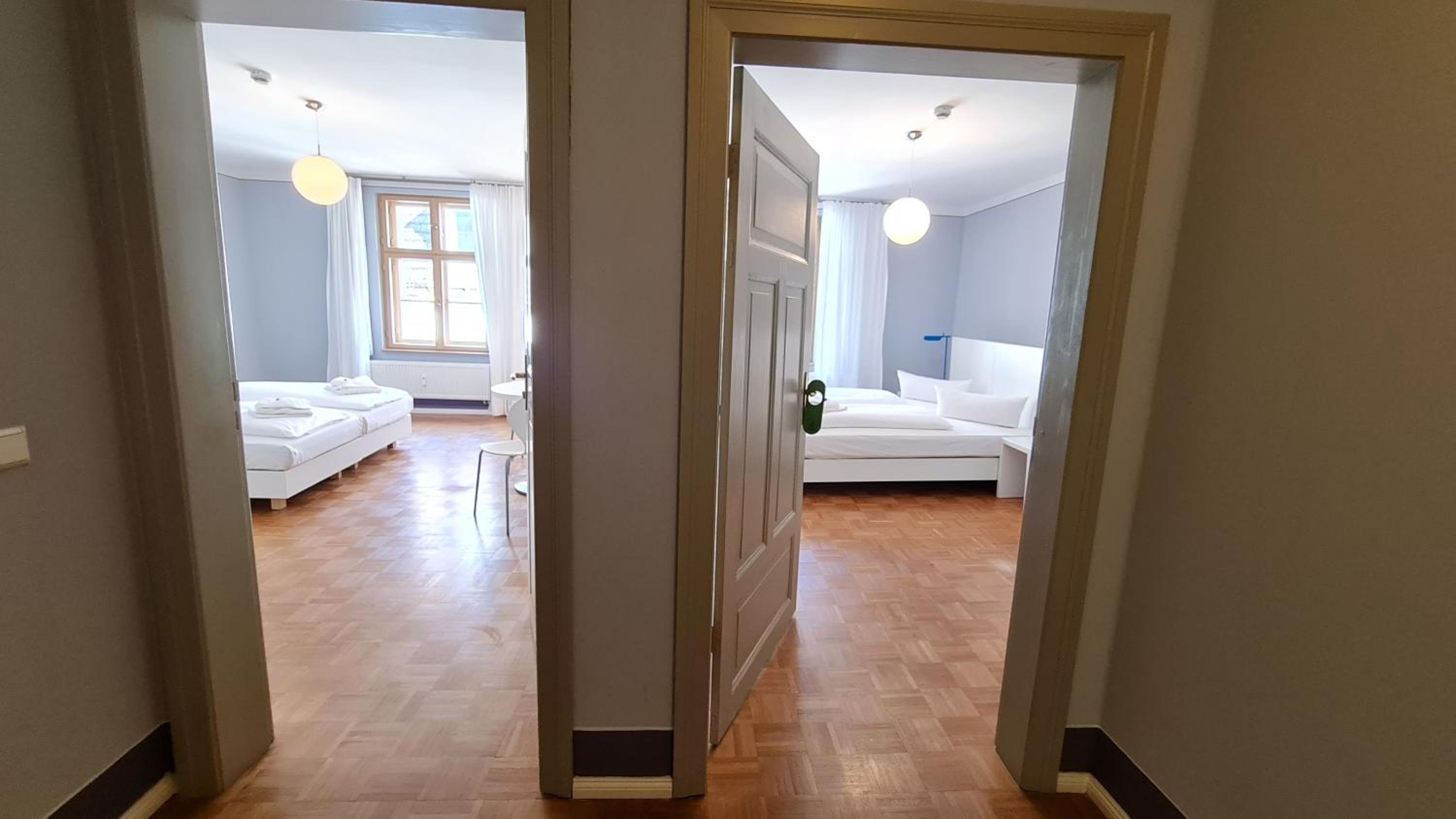 Standard Suite - Photo 9