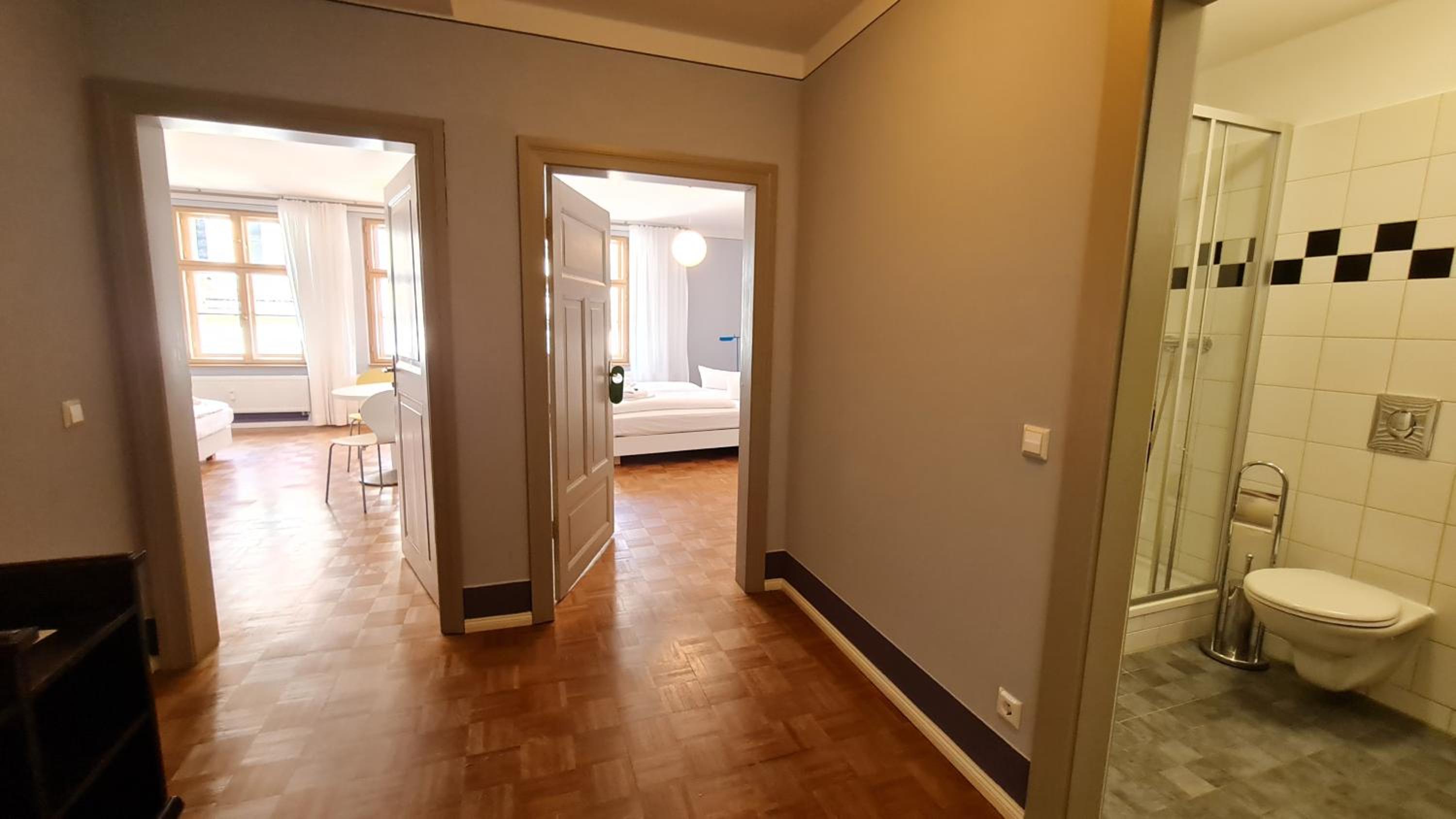 Standard Suite - Photo 10