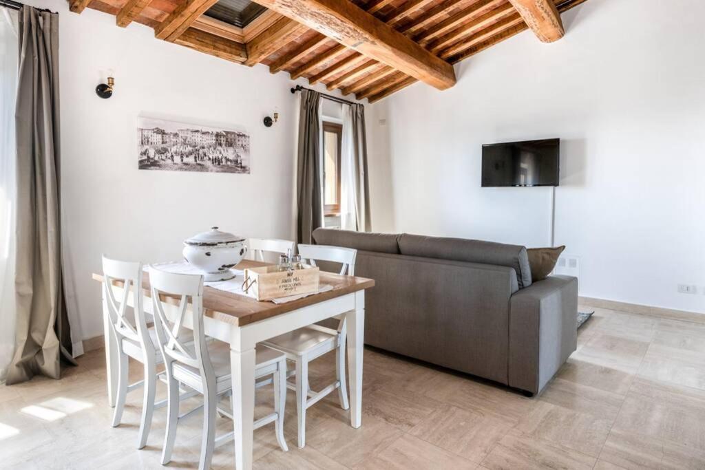 One-Bedroom Apartment - Photo 32