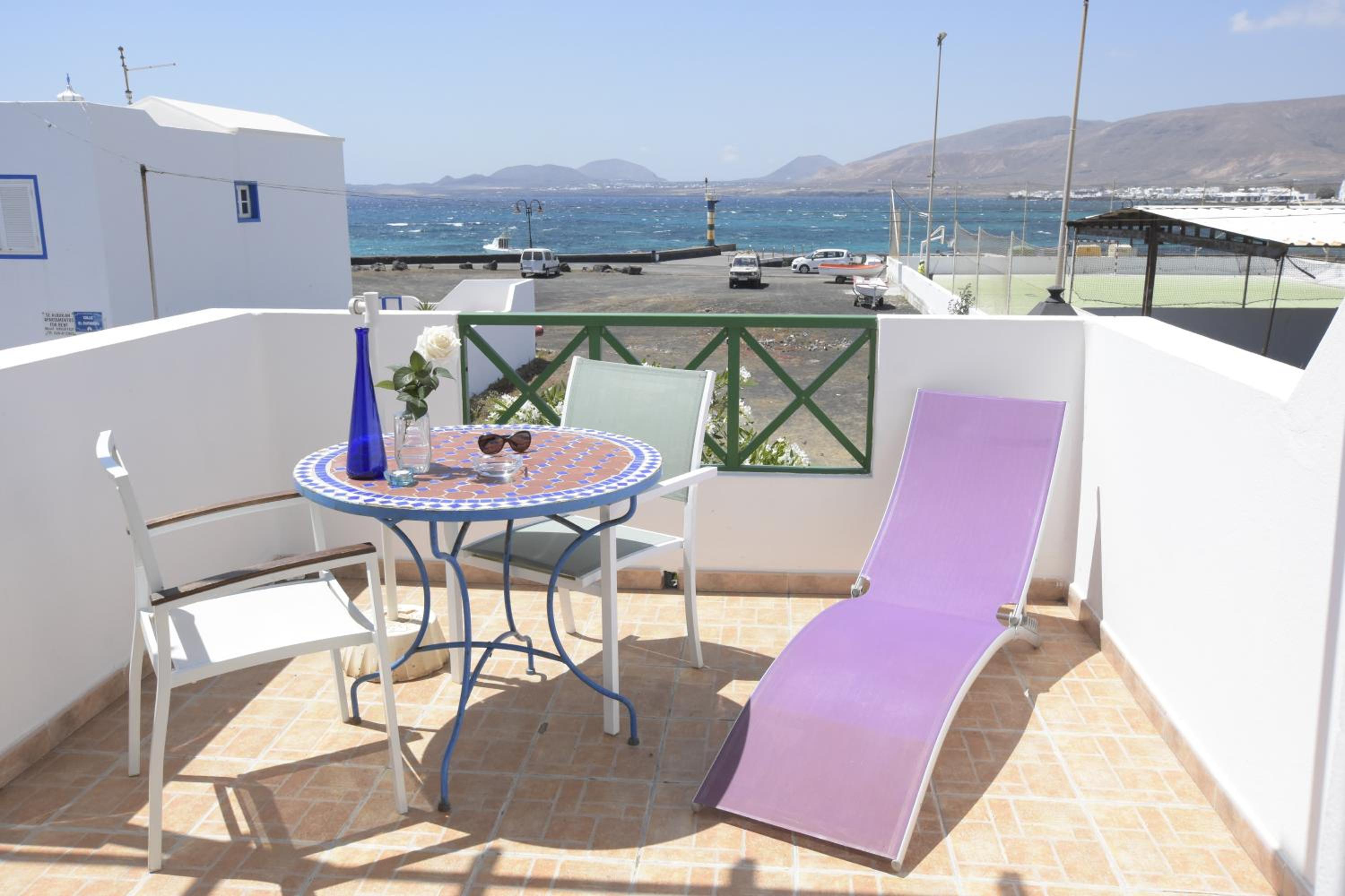 Apartment With Sea View photo 2