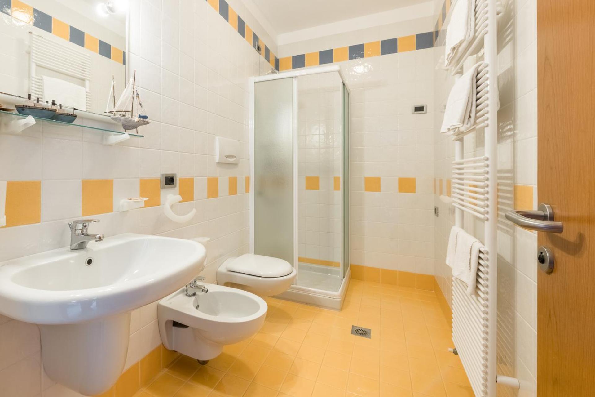 One-Bedroom Apartment - Photo 13