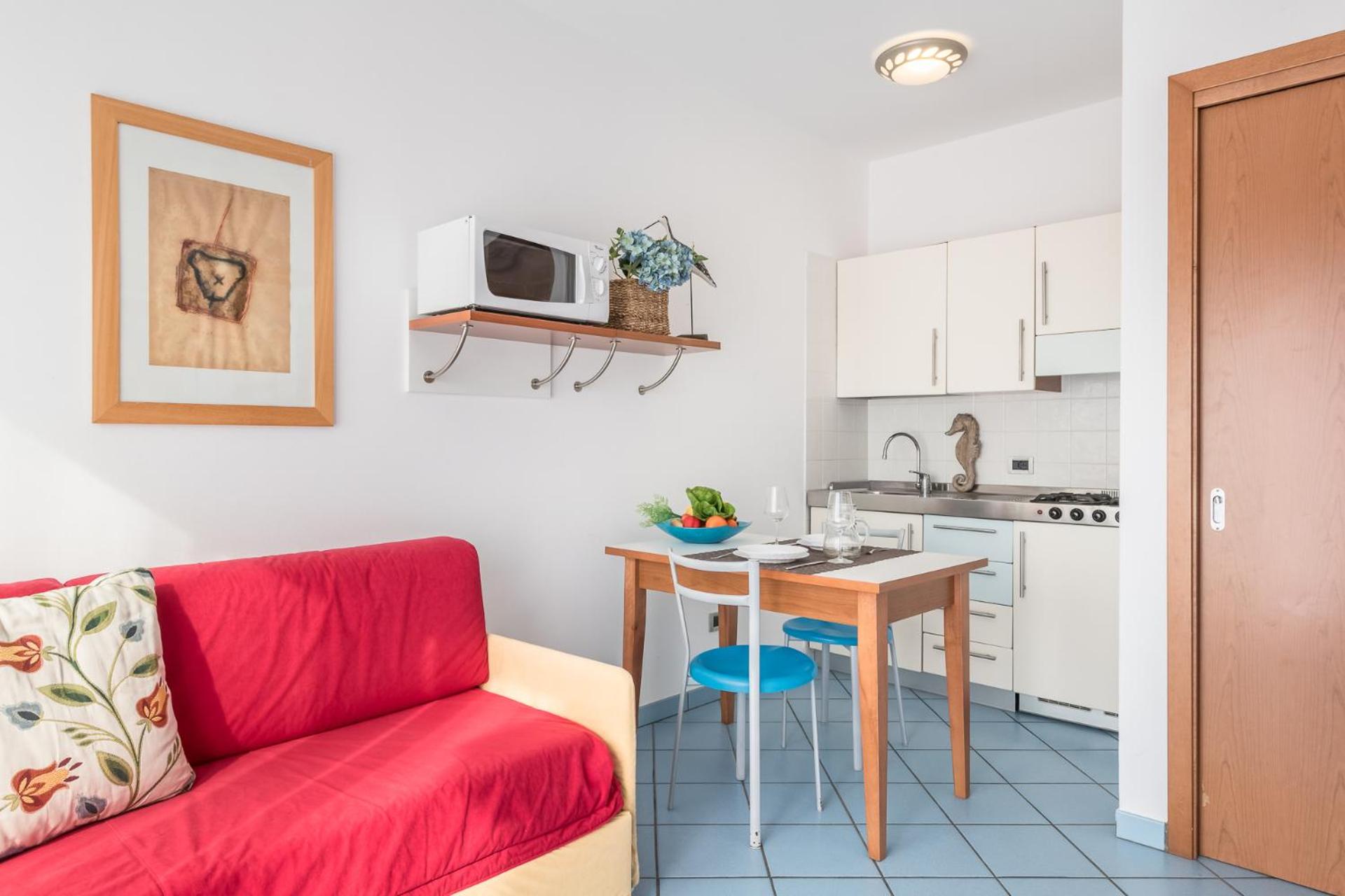 One-Bedroom Apartment - Photo 8
