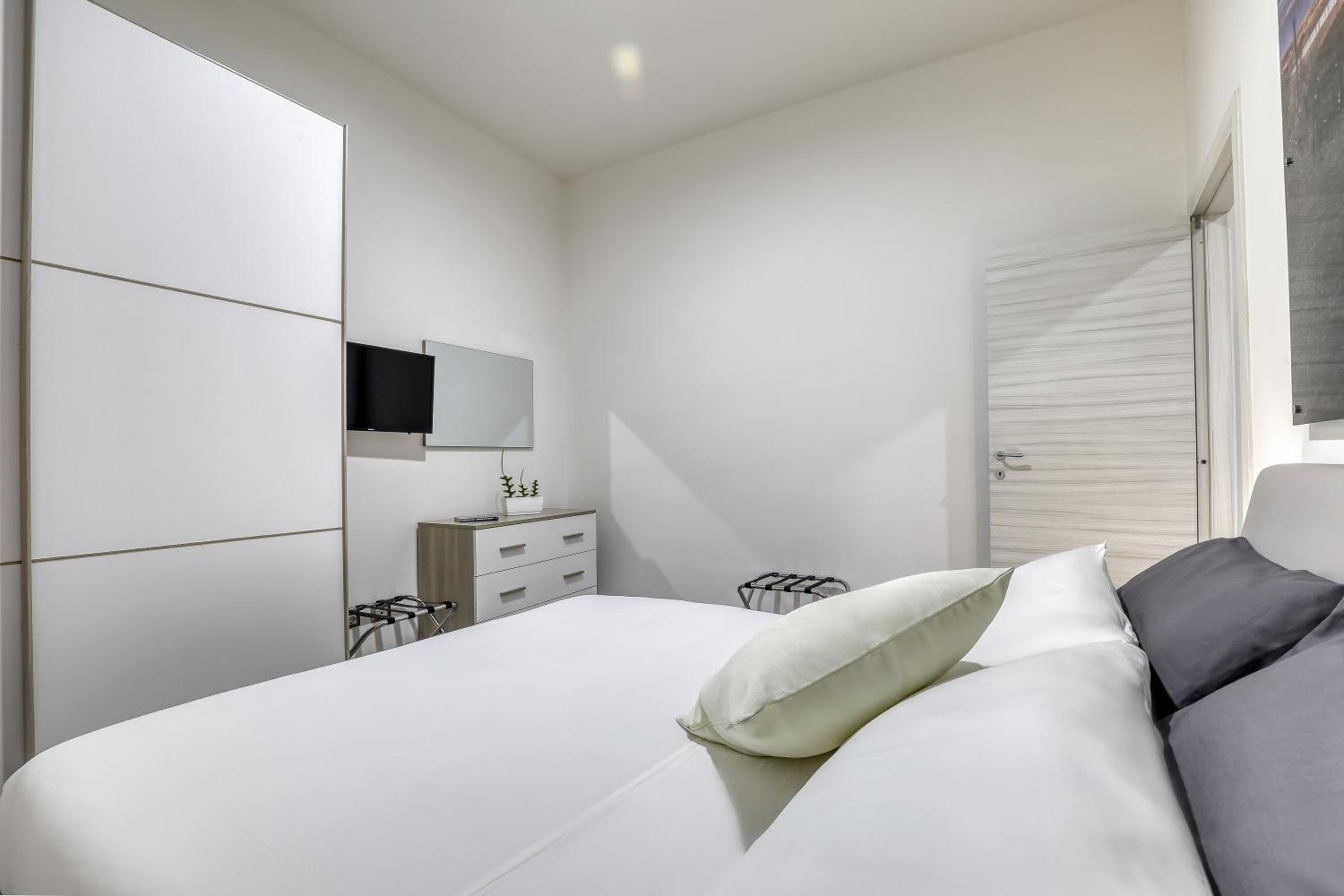 One-Bedroom Apartment - Photo 9