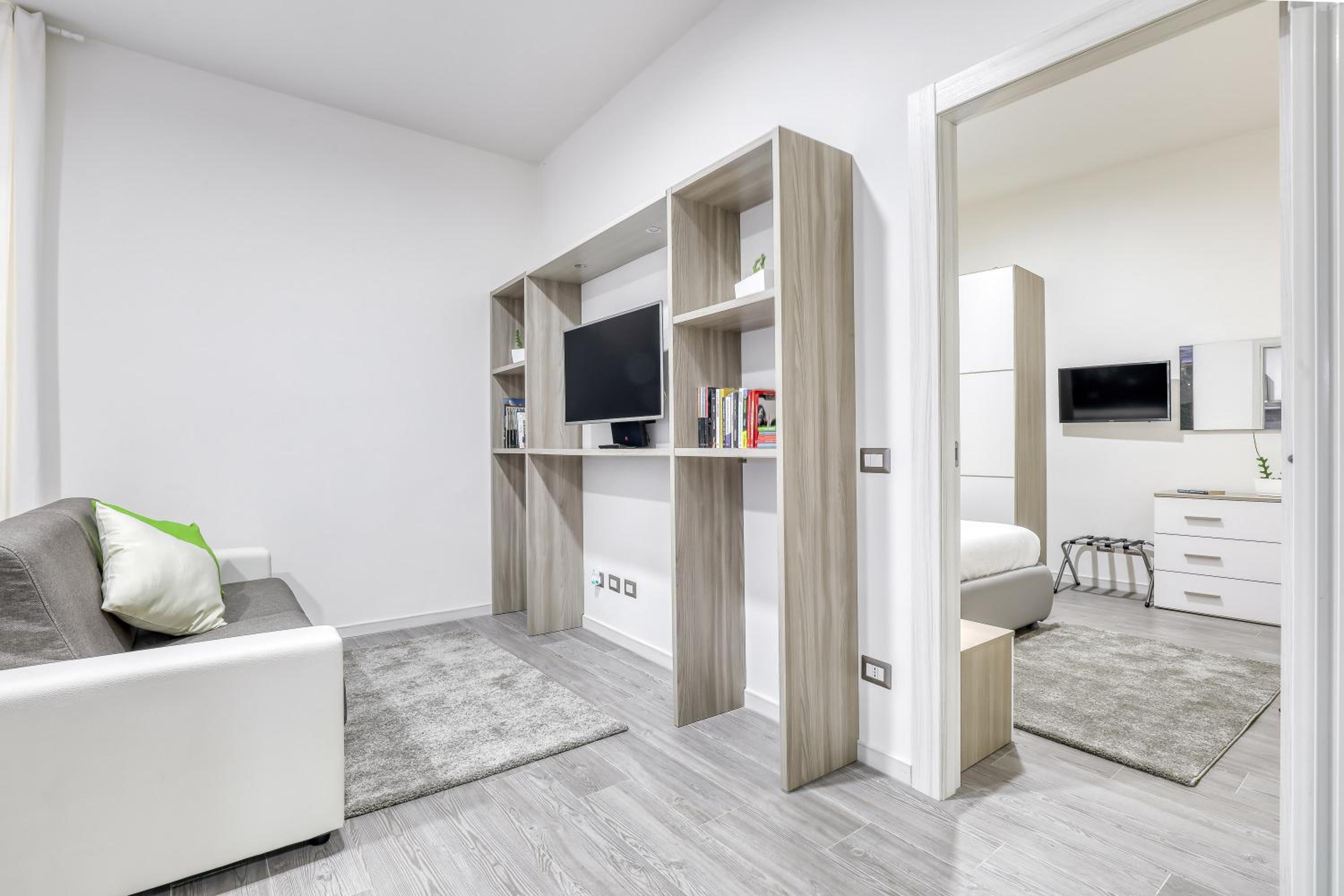 One-Bedroom Apartment - Photo 5