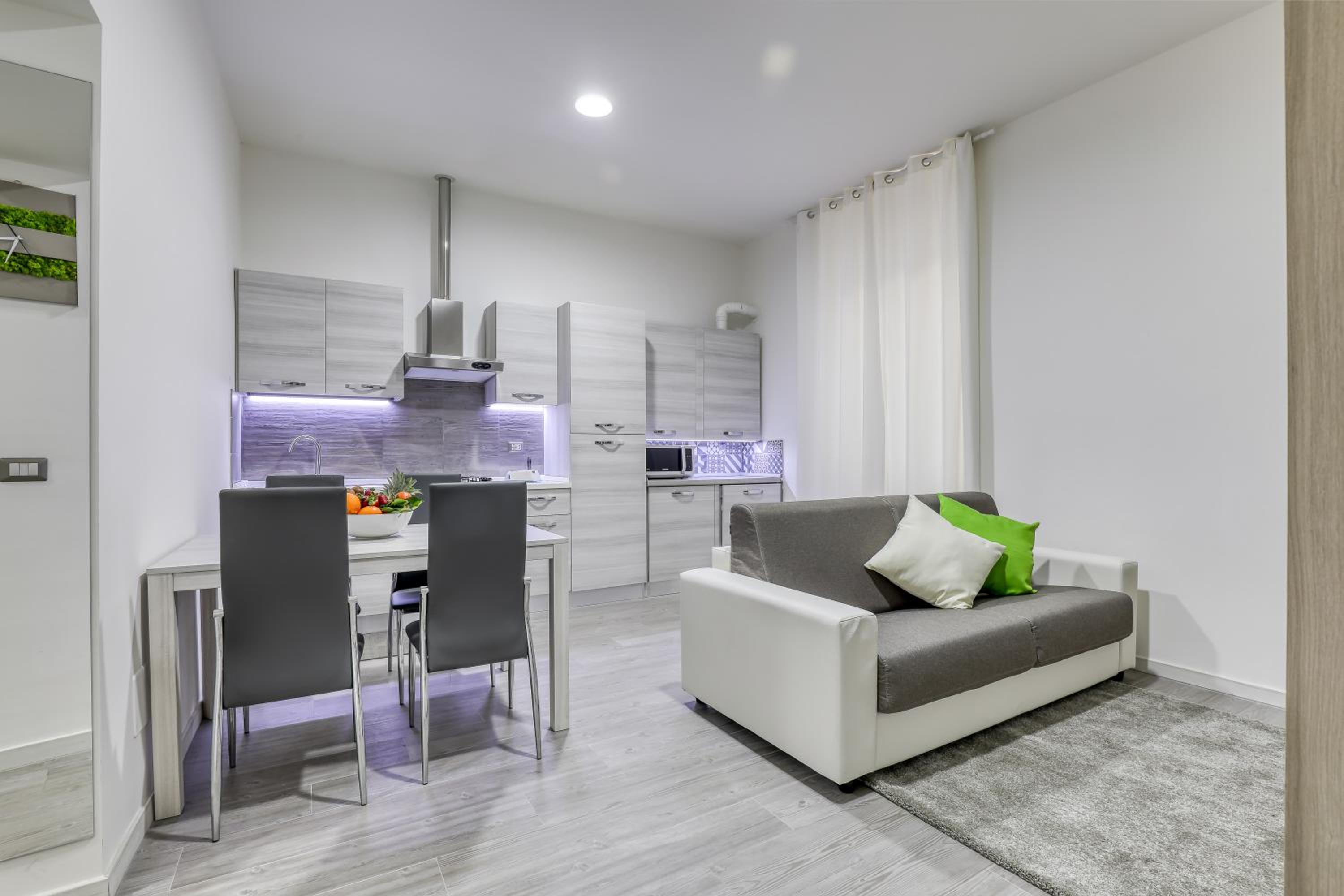 One-Bedroom Apartment - Photo 4