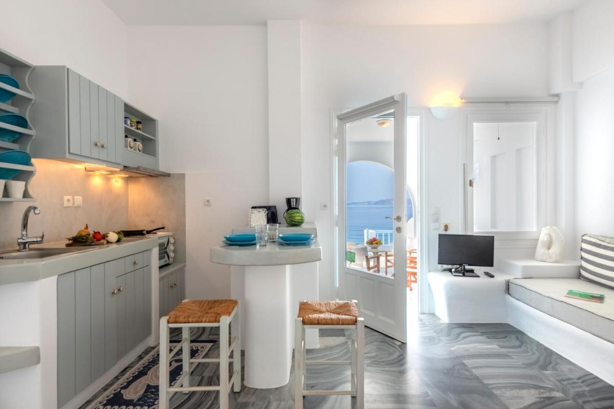 One-Bedroom Apartment with Sea View