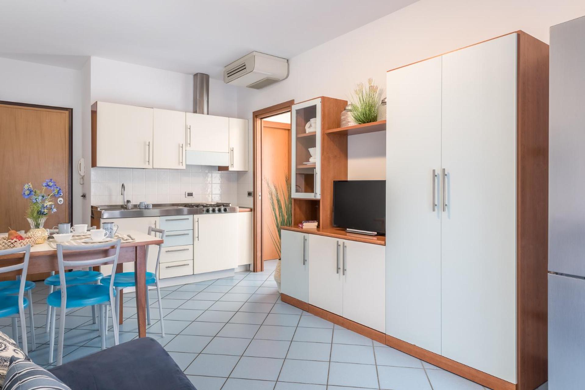 Two-Bedroom Apartment - Photo 23