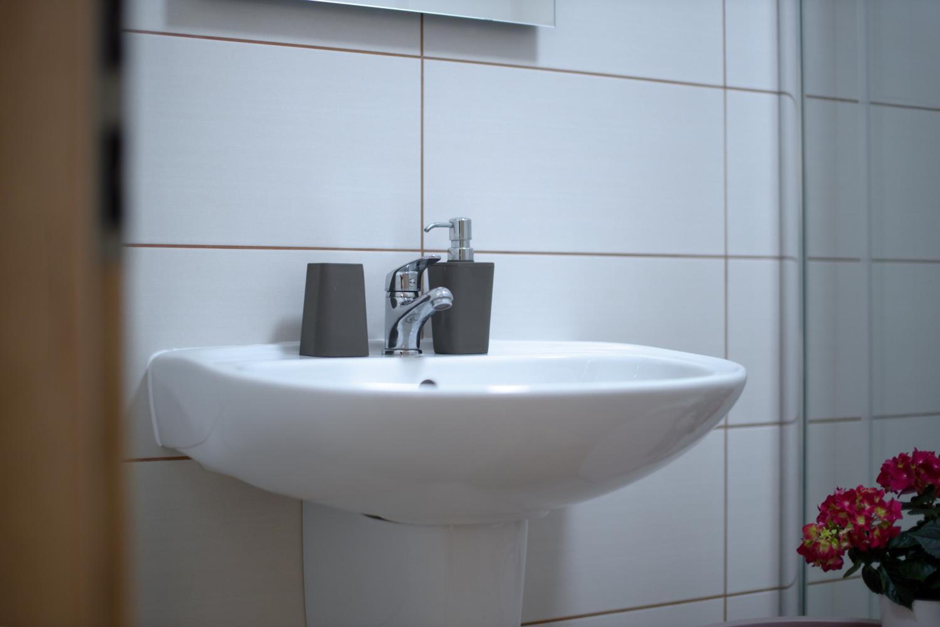 King Room - Disability Access photo 3