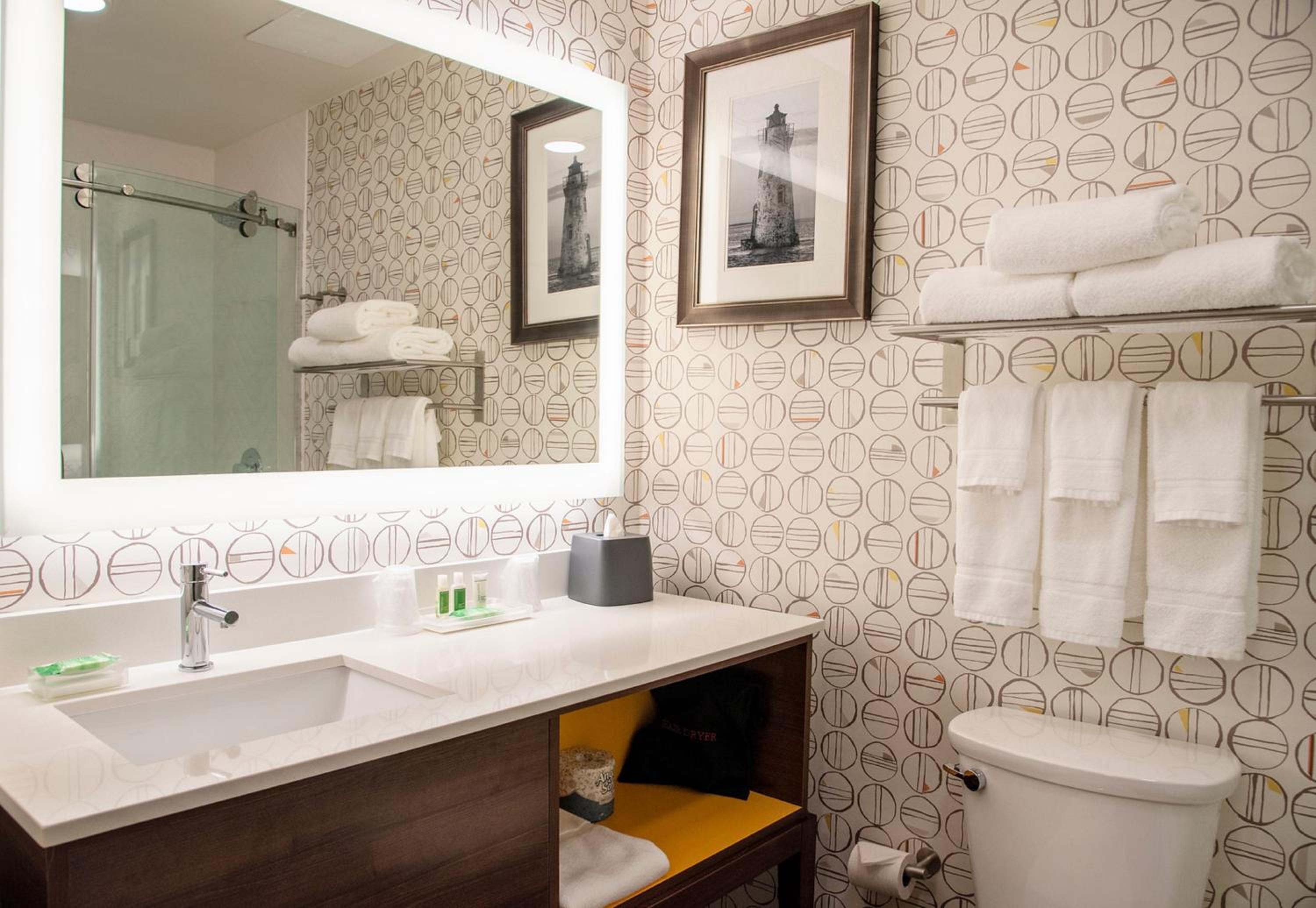 Standard King Room - Photo 5