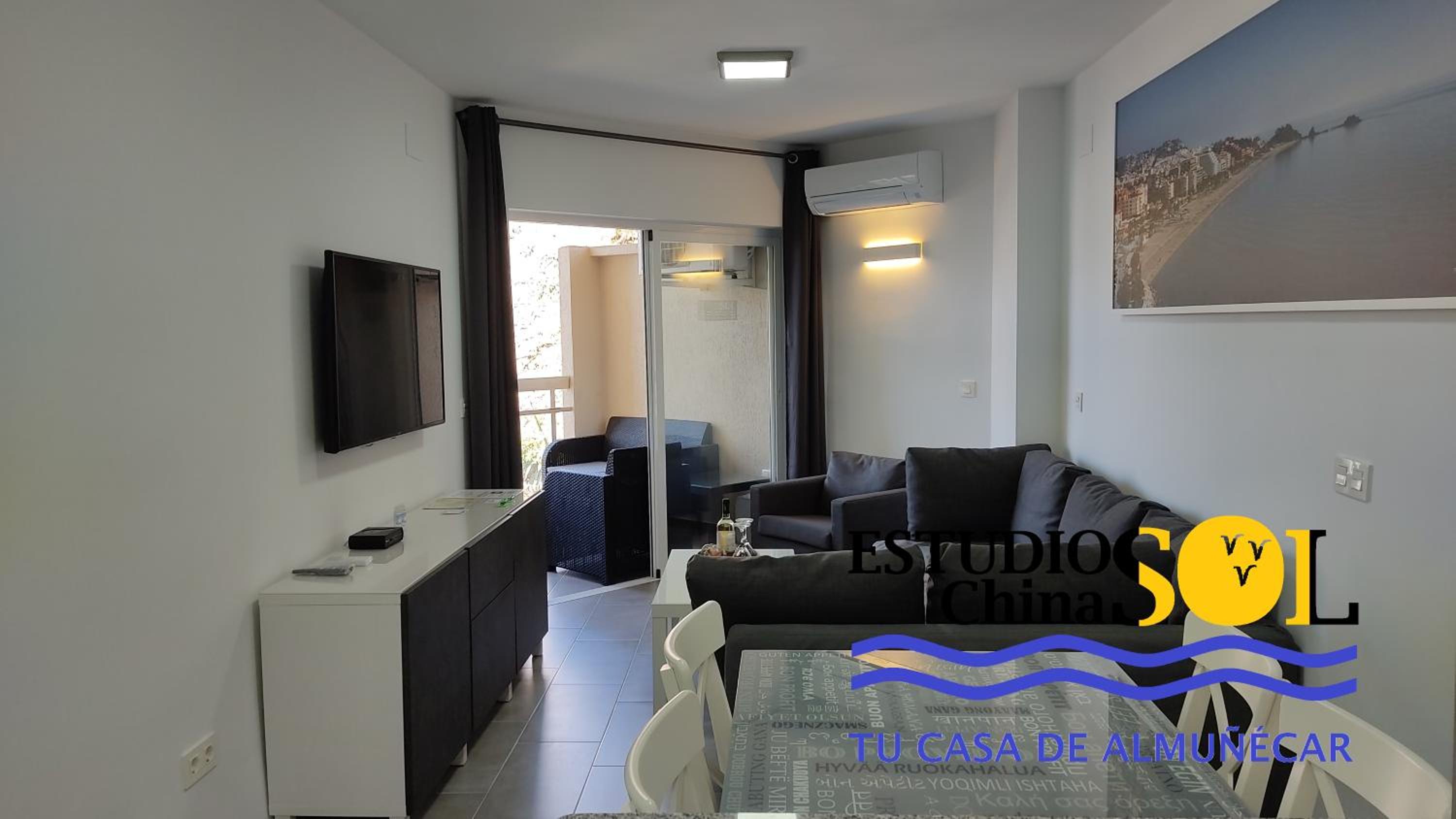 Apartment with Mountain View - Photo 4
